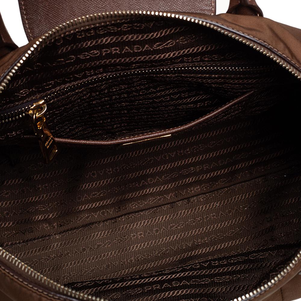 Prada Braune Tessuto-Tote aus Nylon und Saffiano-Leder mit Reißverschluss 3