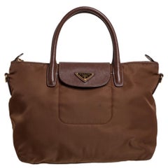 Prada Braune Tessuto-Tote aus Nylon und Saffiano-Leder mit Reißverschluss