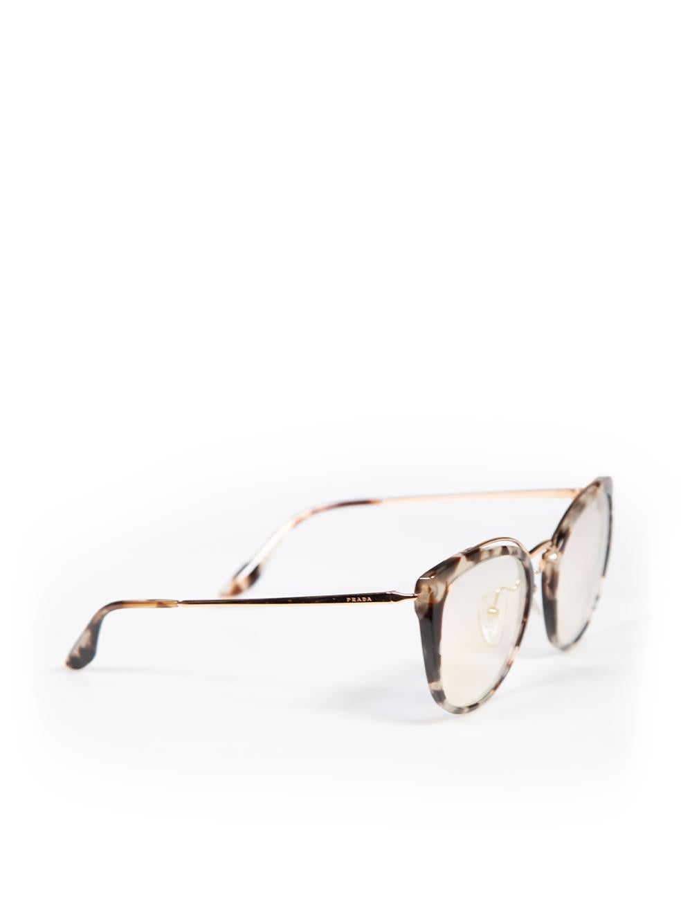 CONDITION is Very good. Hardly any visible wear to sunglasses is evident on this used Prada designer resale item.
 
 
 
 Details
 
 
 Brown
 
 Plastic
 
 Sunglasses
 
 Tortoiseshell pattern
 
 Cat-eye frames
 
 Reflective lens
 
 
 
 
 
 Made in