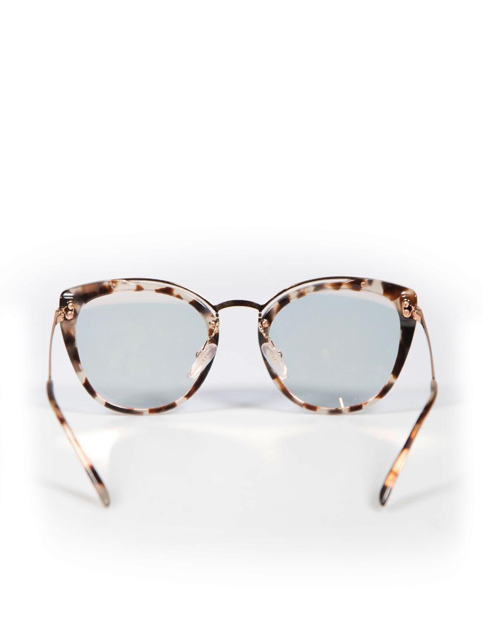 Prada Brown Tortoiseshell SPR 20U Cat Eye Sunglasses In Good Condition For Sale In London, GB