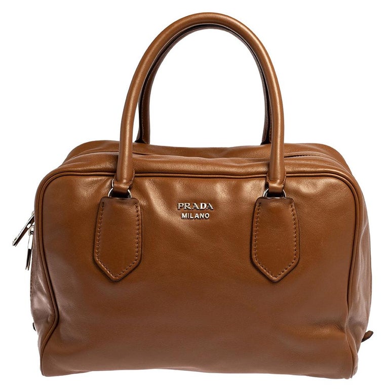 Leather handbag Prada Brown in Leather - 24131573