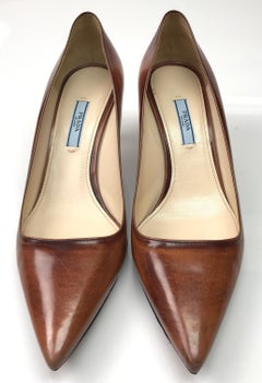PRADA Brown Unfinished Patent Pointed Toe Heel - 41