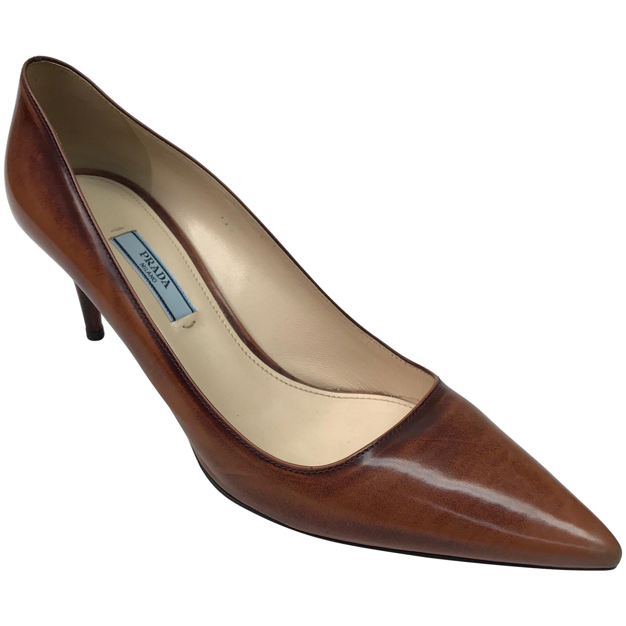 PRADA Brown Unfinished Patent Pointed Toe Heel - 41