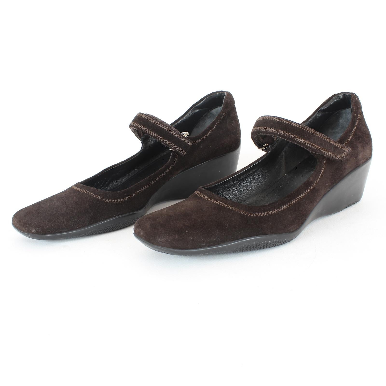 Prada Brown Velvet Leather Low Top Shoes With Buckle Vintage 1990s - New 1