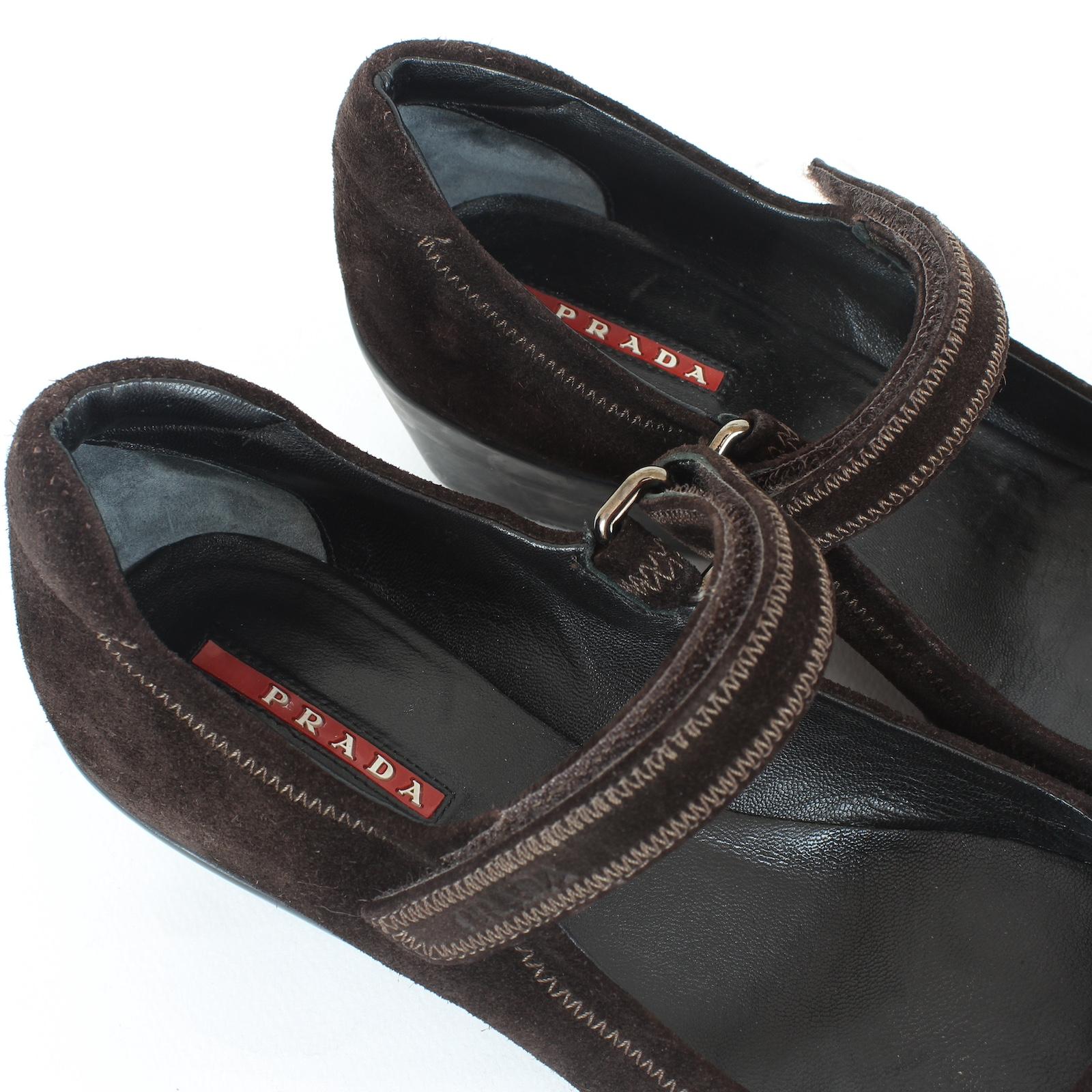 Prada Brown Velvet Leather Low Top Shoes With Buckle Vintage 1990s - New 2