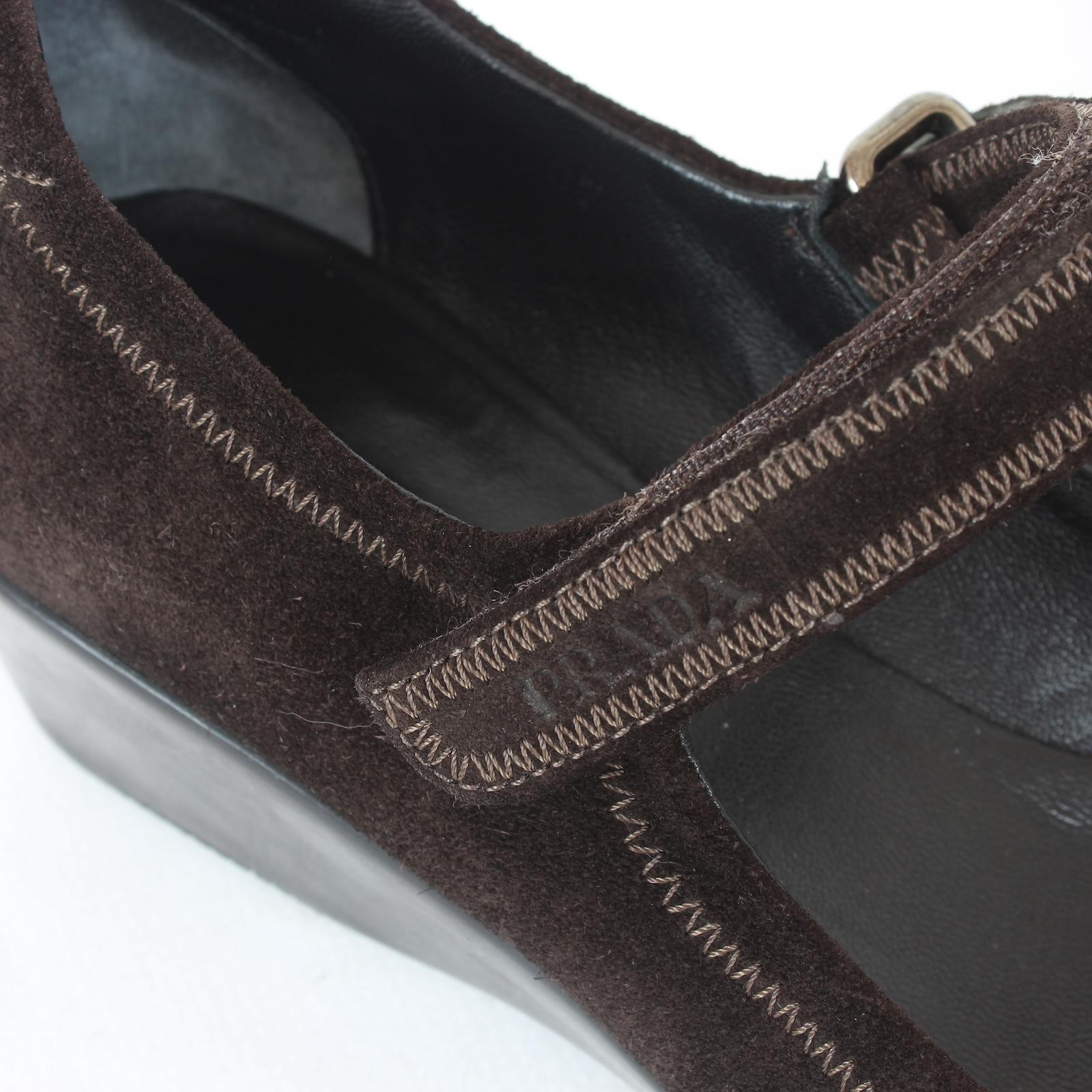 Prada Brown Velvet Leather Low Top Shoes With Buckle Vintage 1990s - New 3