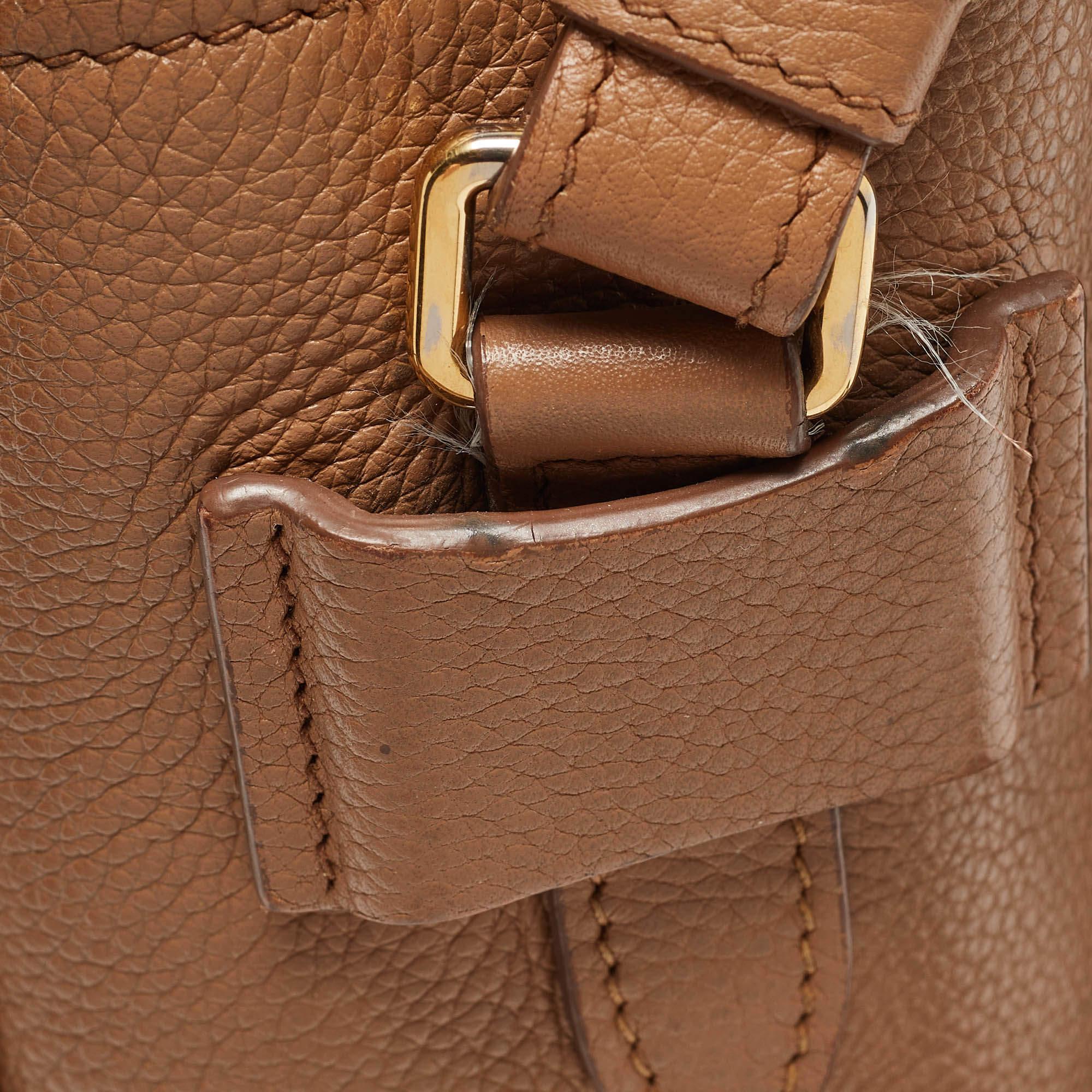 Prada Brown Vitello Daino Leather Logo Shoulder Bag In Good Condition For Sale In Dubai, Al Qouz 2