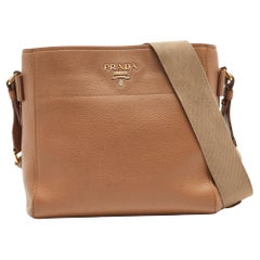 Prada Brown Vitello Daino Logo Umhängetasche aus Leder