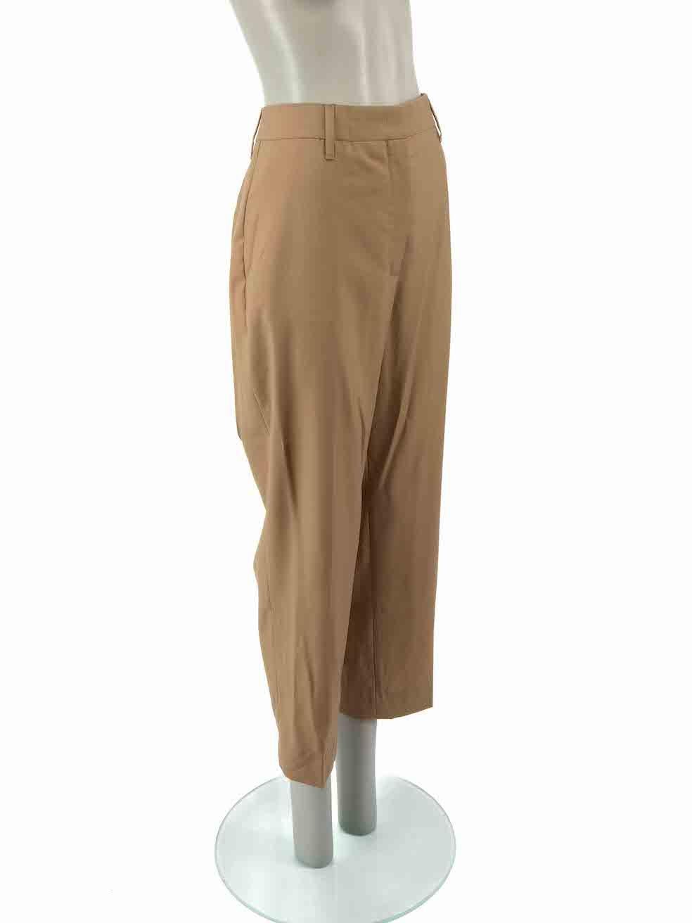 CONDITION is Very good. Hardly any visible wear to trousers is evident on this used Prada designer resale item.
 
Details
Brown
Wool
Straight leg trousers
High rise
Front zip closure with hook and button
Belt hoops
2x Front side pockets
2x Back