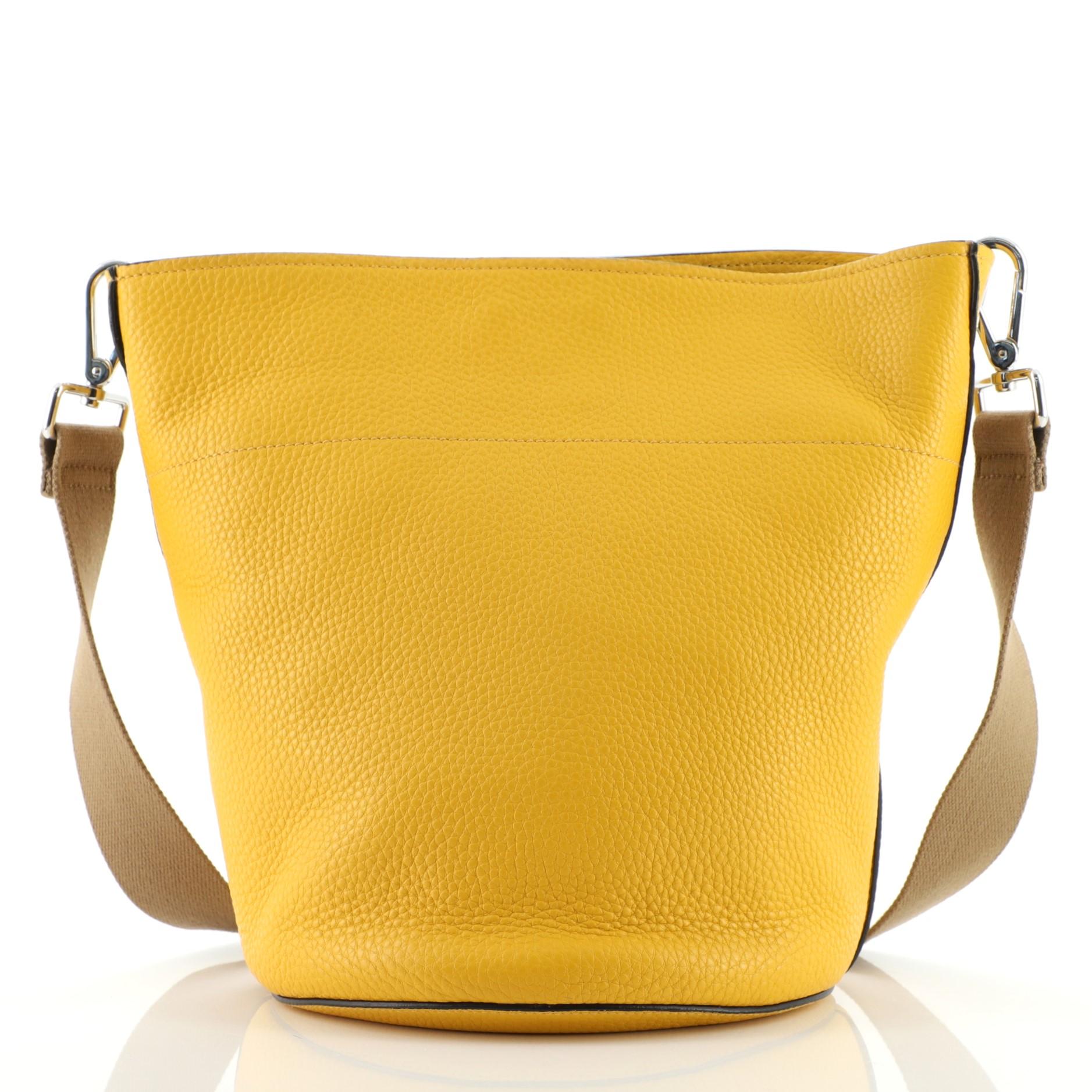 Prada Bucket Messenger Bag Vitello Daino Small In Good Condition In NY, NY