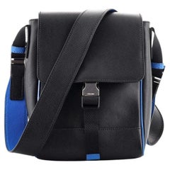 Prada Crossbody Tasche aus Saffiano-Leder mit Schnalle und Klappe