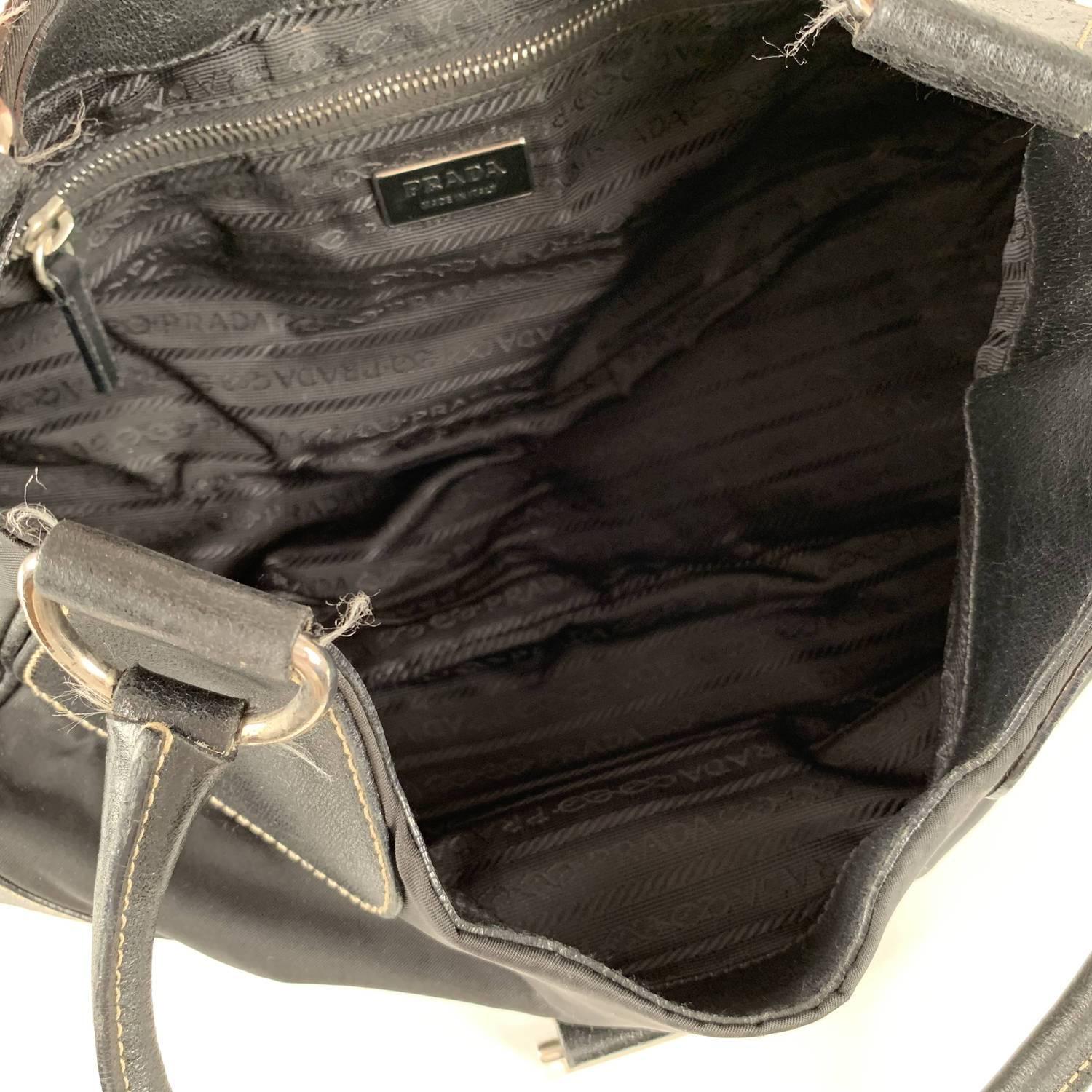 Prada - Sac hobo à boucle 5