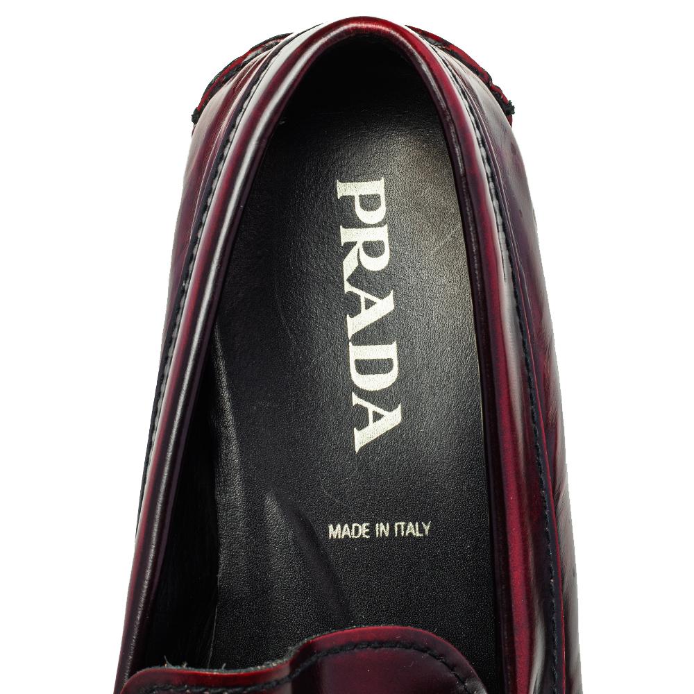 Prada Burgundy Leather Slip on Loafers Size 44.5 In Good Condition In Dubai, Al Qouz 2