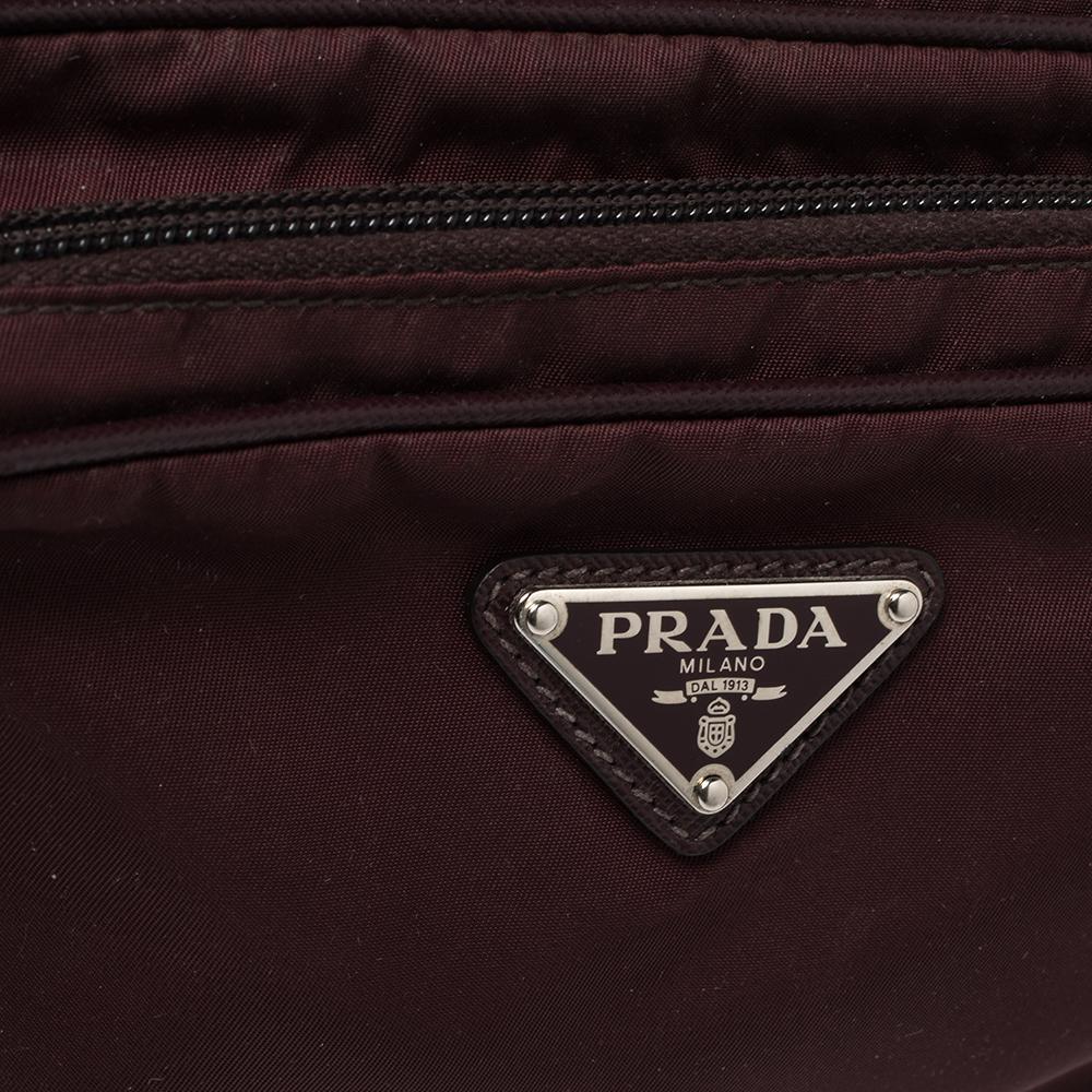 Prada Burgundy Nylon and Leather Belt Bag In Good Condition In Dubai, Al Qouz 2