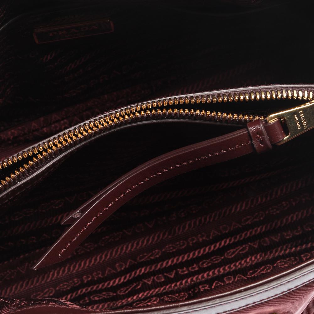 Prada Burgundy Nylon and Leather Borsa A Mano Tote In New Condition In Dubai, Al Qouz 2