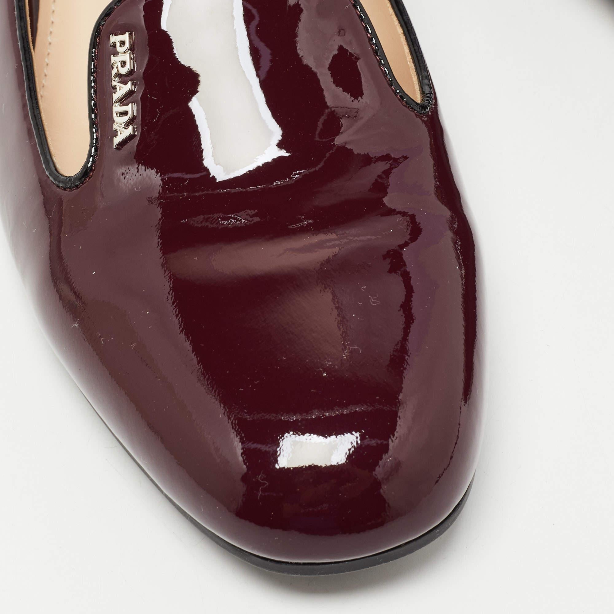 Prada Burgundy Patent Leather Smoking Slippers Size 39.5 In New Condition In Dubai, Al Qouz 2