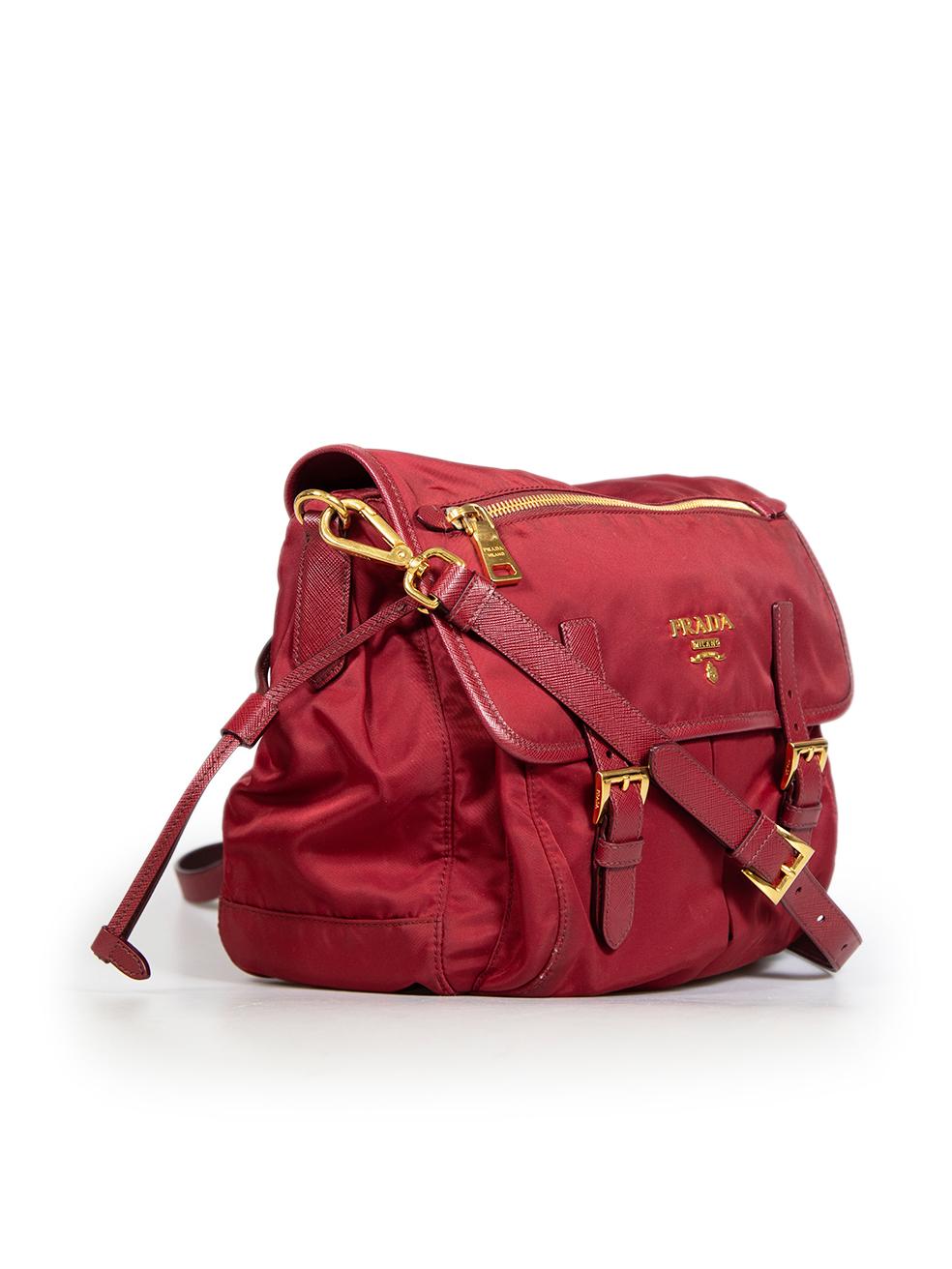 CONDITION is Good. Minor wear to bag is evident. Overall discolouration to the bag especially on the corners of the bag, flap, corners of the outer zipped compartment at the front, edges of the bottom and near the edges of the zipped compartment on