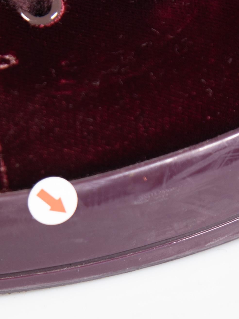 Prada, scarpe da ginnastica con plateau in velluto bordeaux, taglia IT 38 in vendita 3