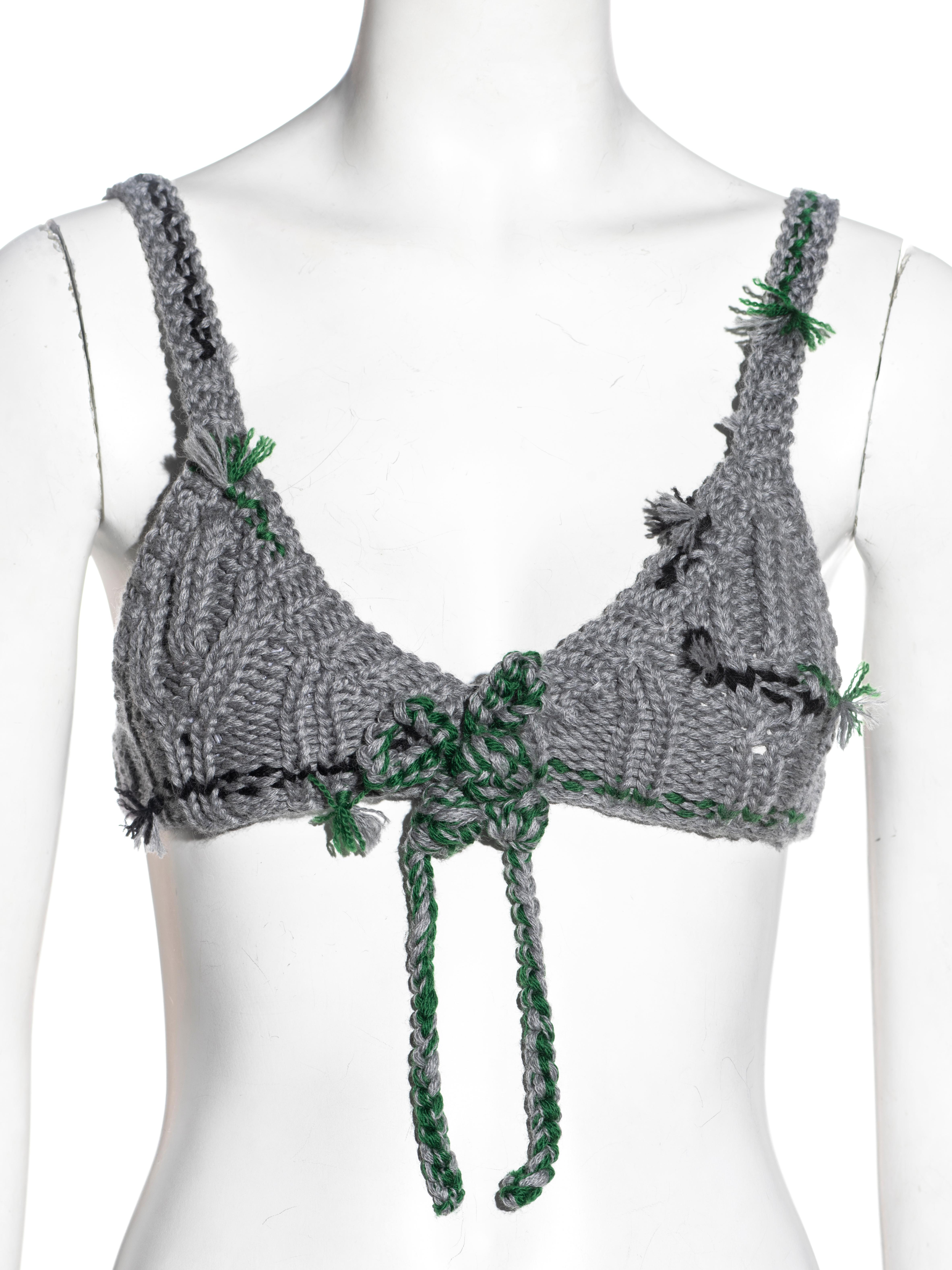 Haut soutien-gorge en laine crochetée grise et verte Prada par Miuccia Prada, A/H 2017 Pour femmes en vente