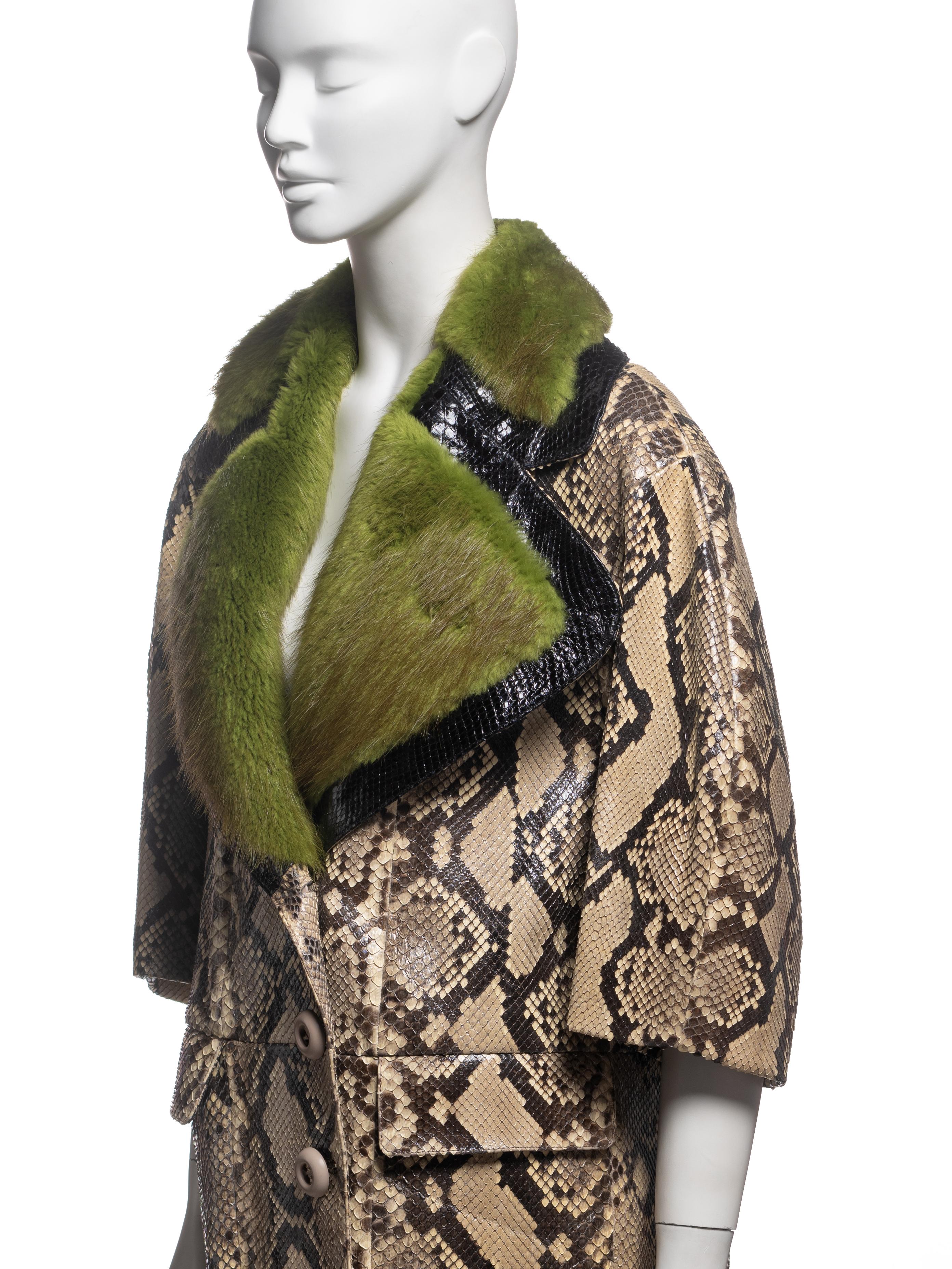 Prada by Miuccia Prada Python-Mantel mit grünem Nerzkragen, FW 2011 im Angebot 6
