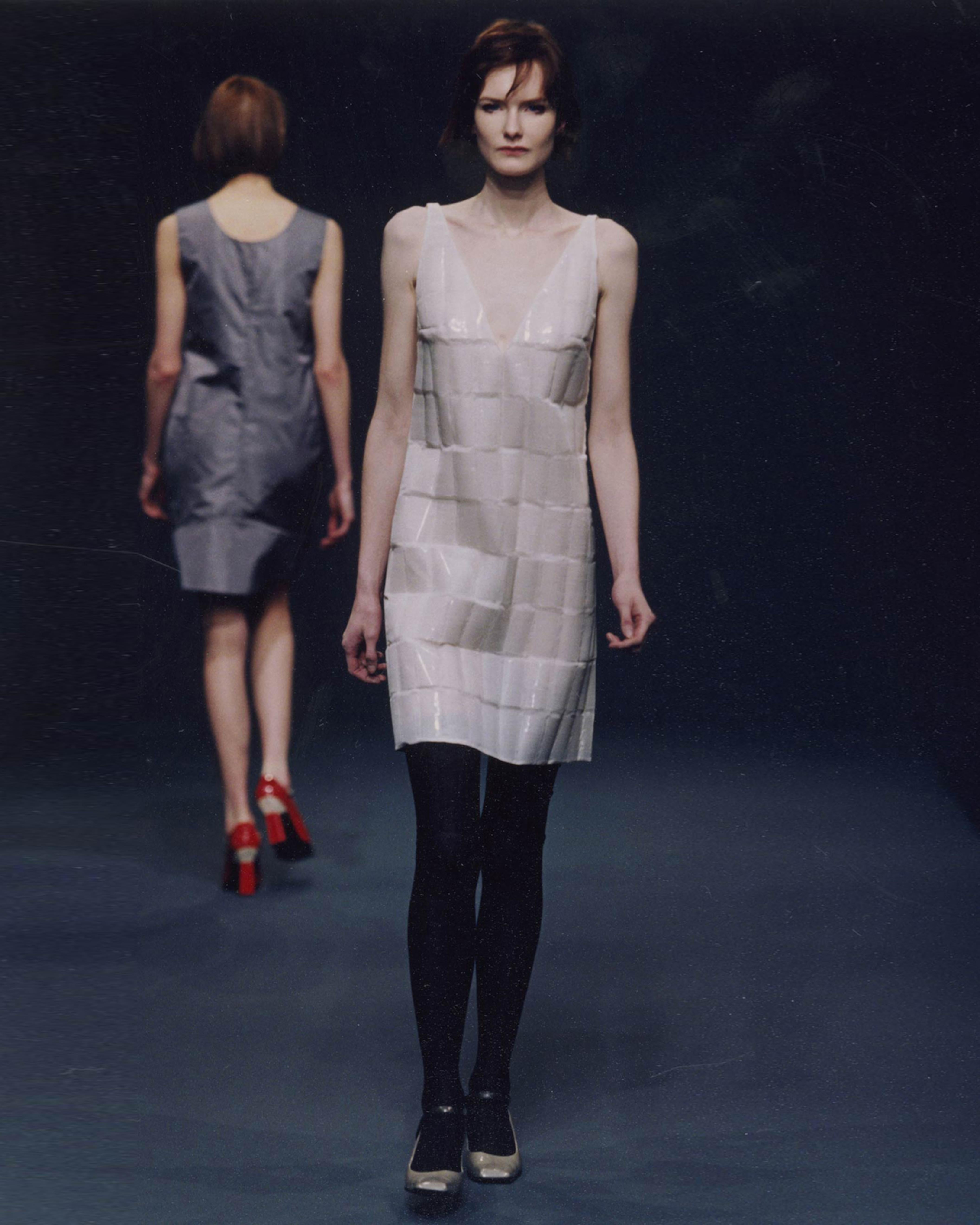 Prada by Miuccia Prada White Silk and Plastic Tile Shift Dress, fw 1998 In Excellent Condition For Sale In London, GB