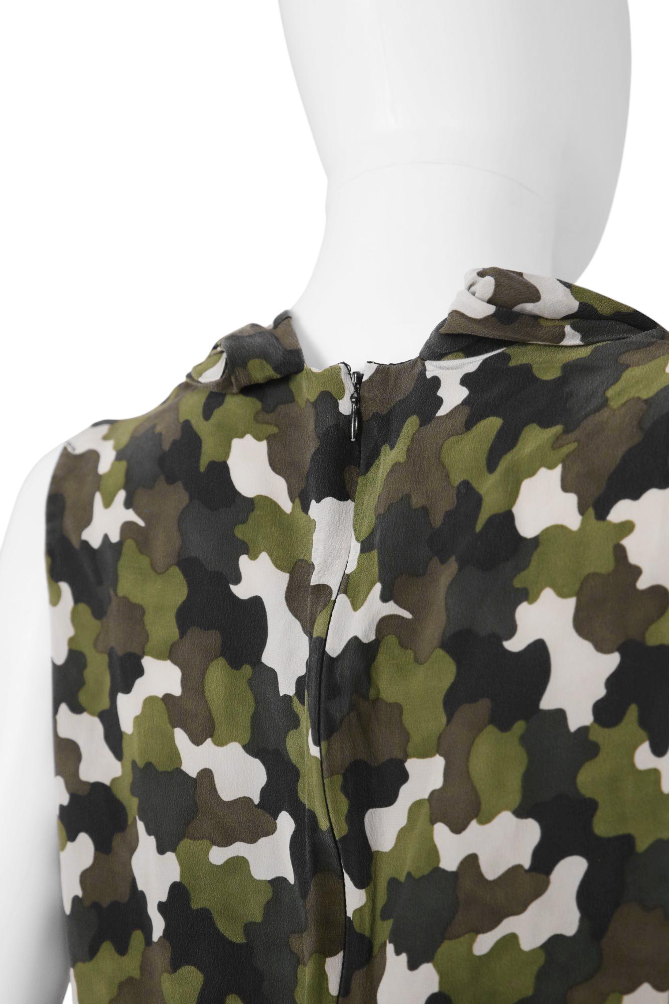 Prada by Miuccia PRE-OTOÑO 2010 Top relajado con cordones de camuflaje en venta 1