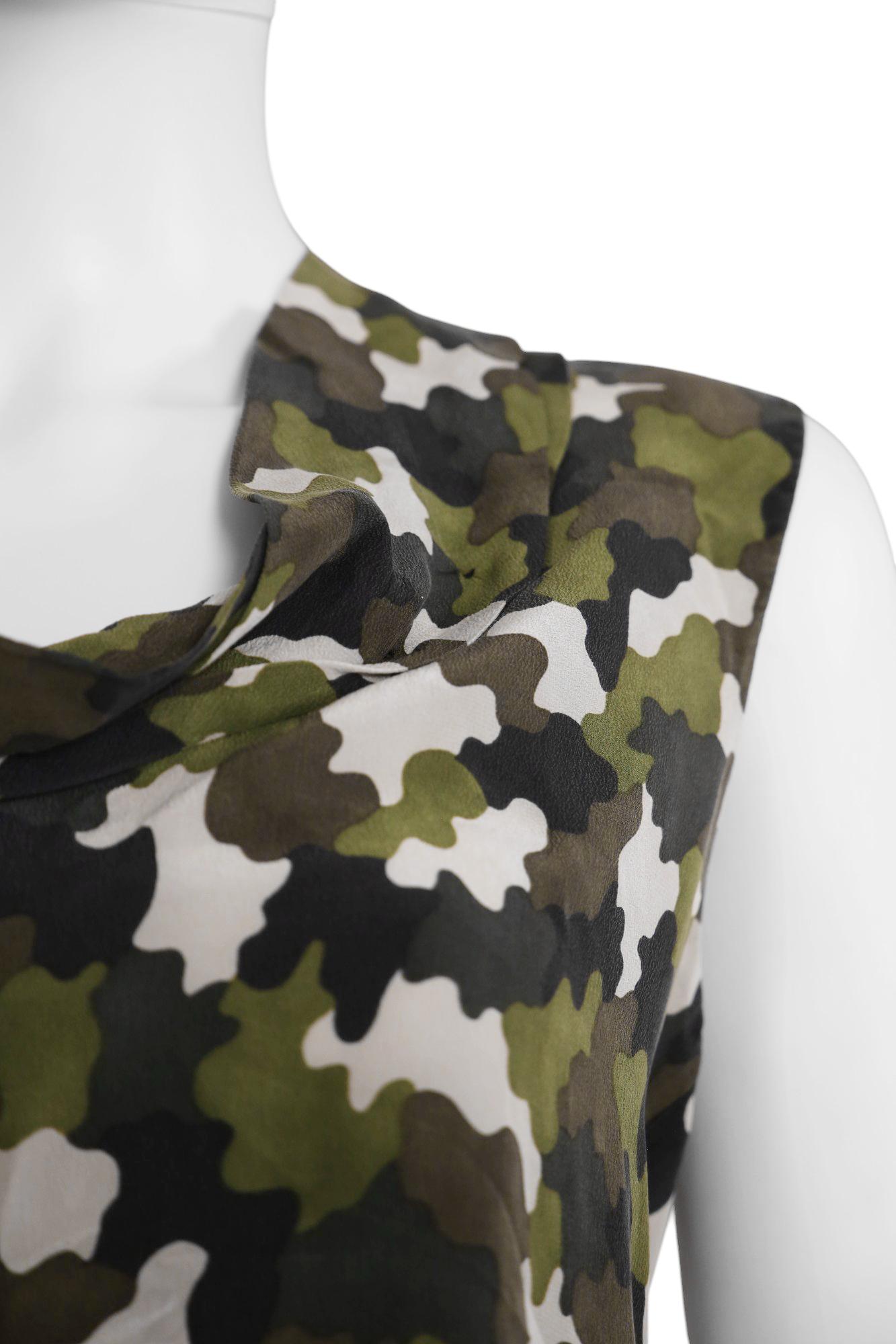 Prada by Miuccia PRE-OTOÑO 2010 Top relajado con cordones de camuflaje en venta 2