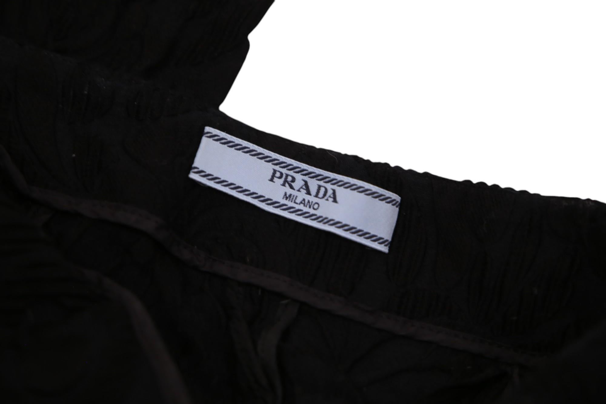 Prada by Miuccia S/S 2015 Pantalones vaqueros negros con estampado floral desgastado en venta 6