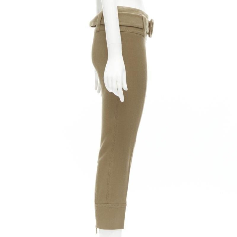 PRADA Kamelbraune Hose aus Wolle mit Schnalle und spitz zulaufendem Gürtel XS im Zustand „Hervorragend“ im Angebot in Hong Kong, NT