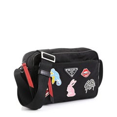 Prada Kameratasche Tessuto mit Applikation Medium