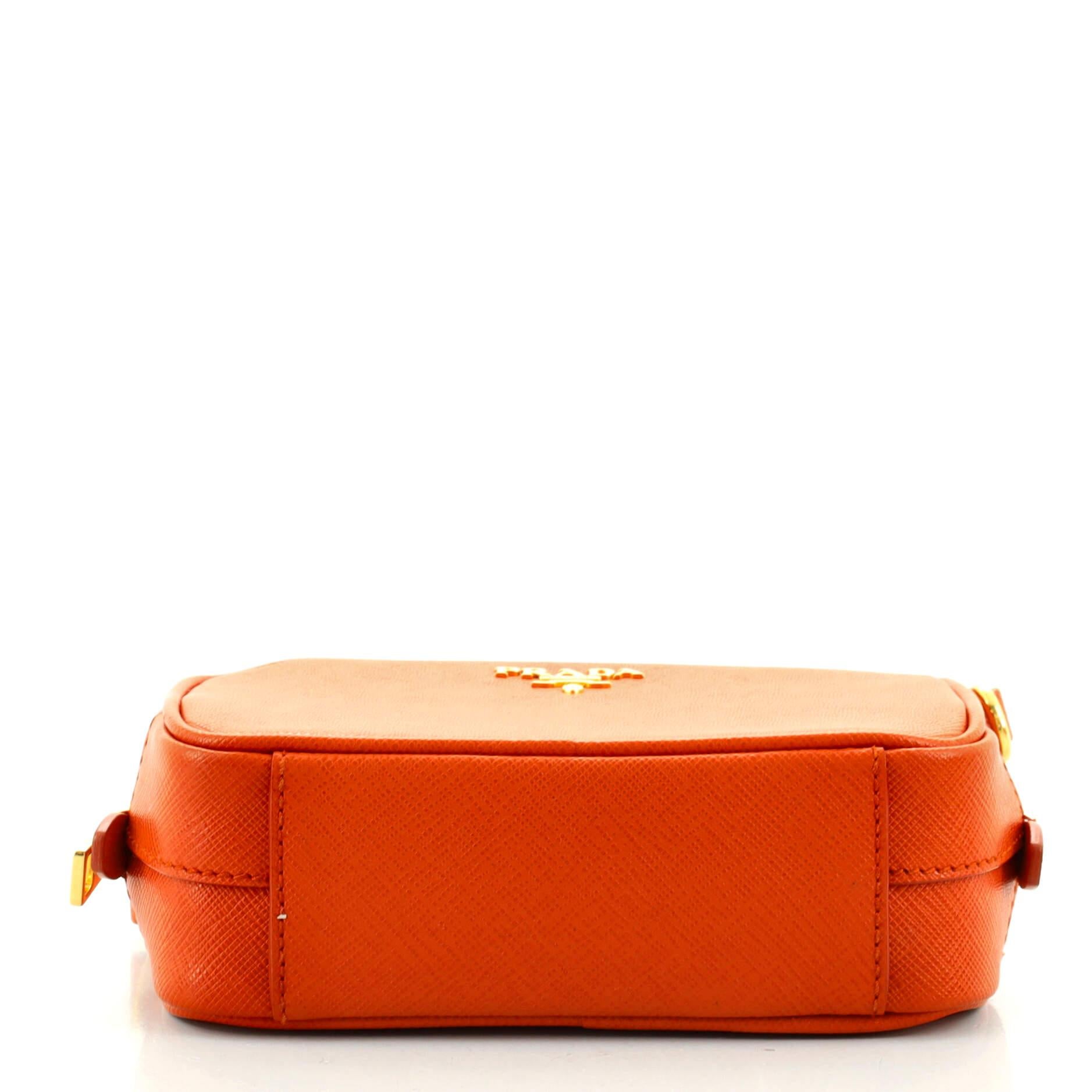 Prada Kamera-Umhängetasche aus Saffiano-Leder von Prada für Damen oder Herren