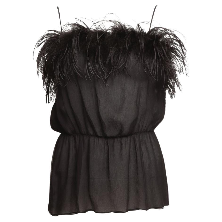 Gilet camisole en soie noire avec bordures en plumes - Taille 40 IT en vente