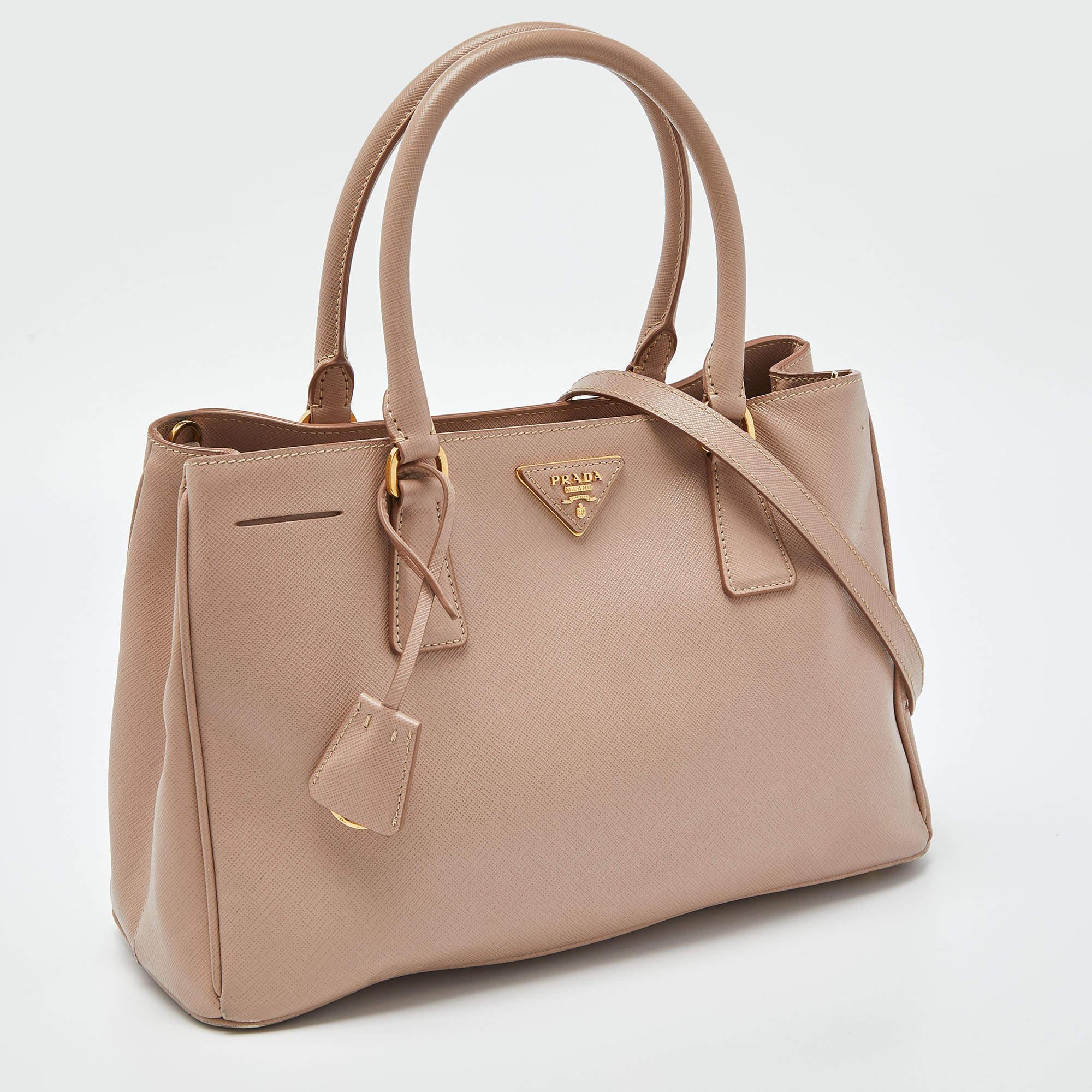 Prada Cammeo Saffiano Lux Leather Zip Galleria Tote In Fair Condition In Dubai, Al Qouz 2