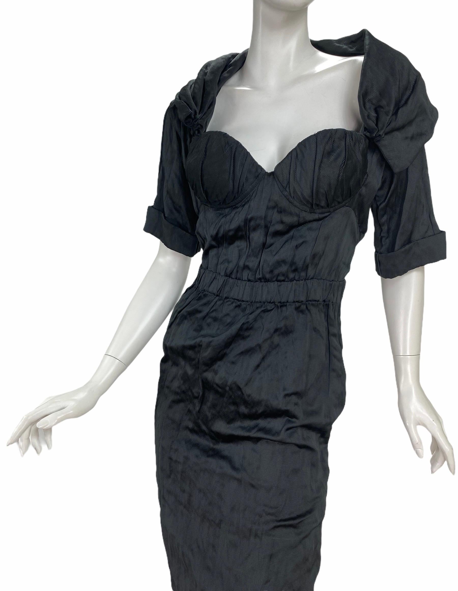 PRADA 

Cannette antique dress

Wrinkle effect
 
Color: Black

Polyester

Size  38 or US 2

Brand new, with tags.
