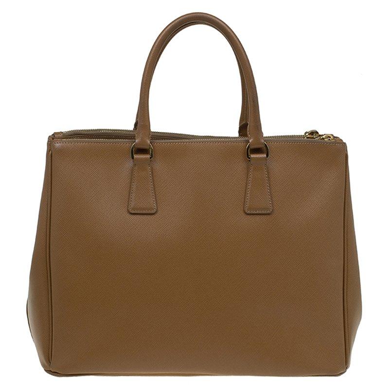 Prada Caramel Saffiano Lux Leather Large Double Zip Tote In Good Condition In Dubai, Al Qouz 2