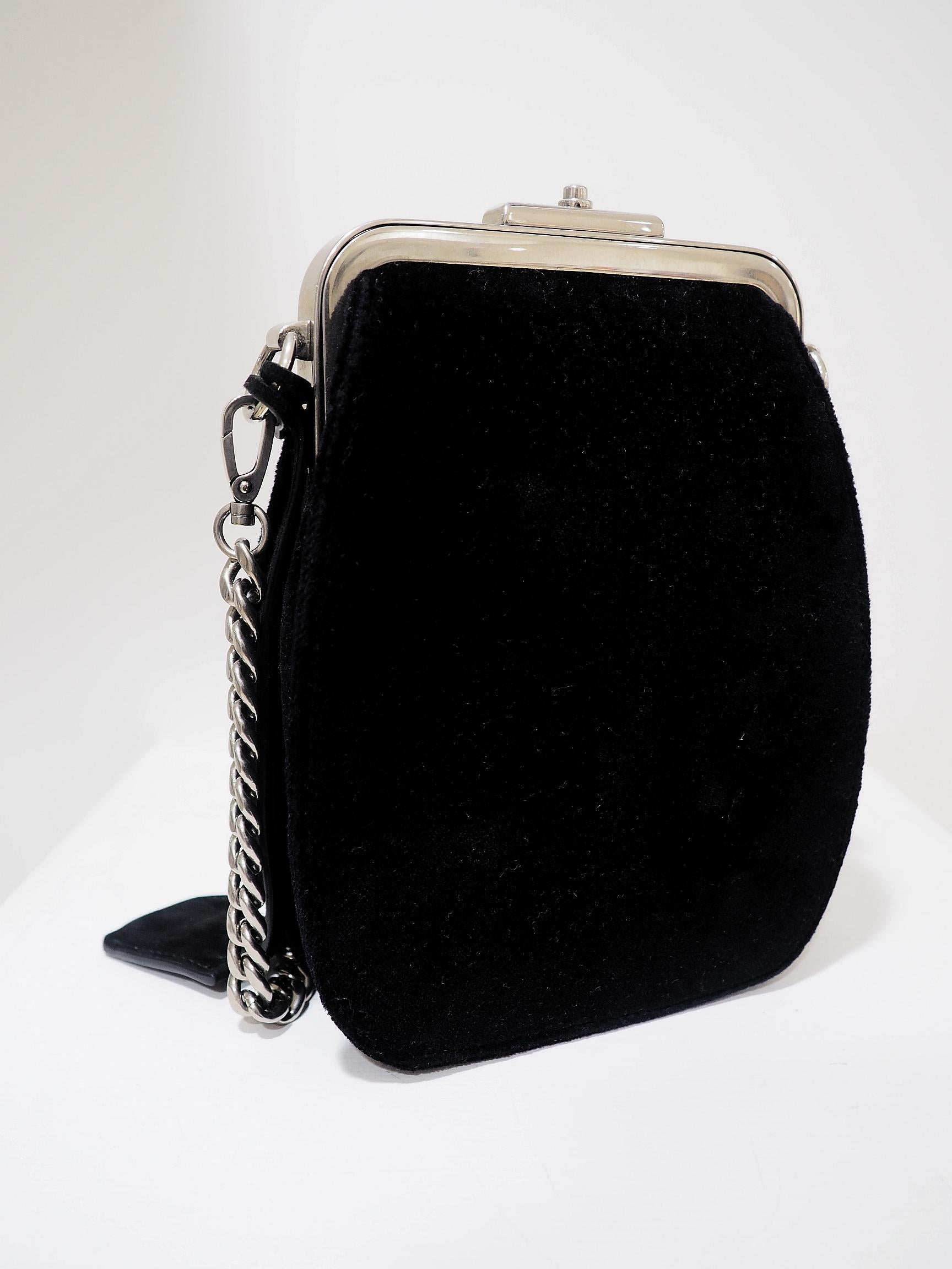 Prada Catwalk velvet lock purse NWOT In New Condition In Capri, IT