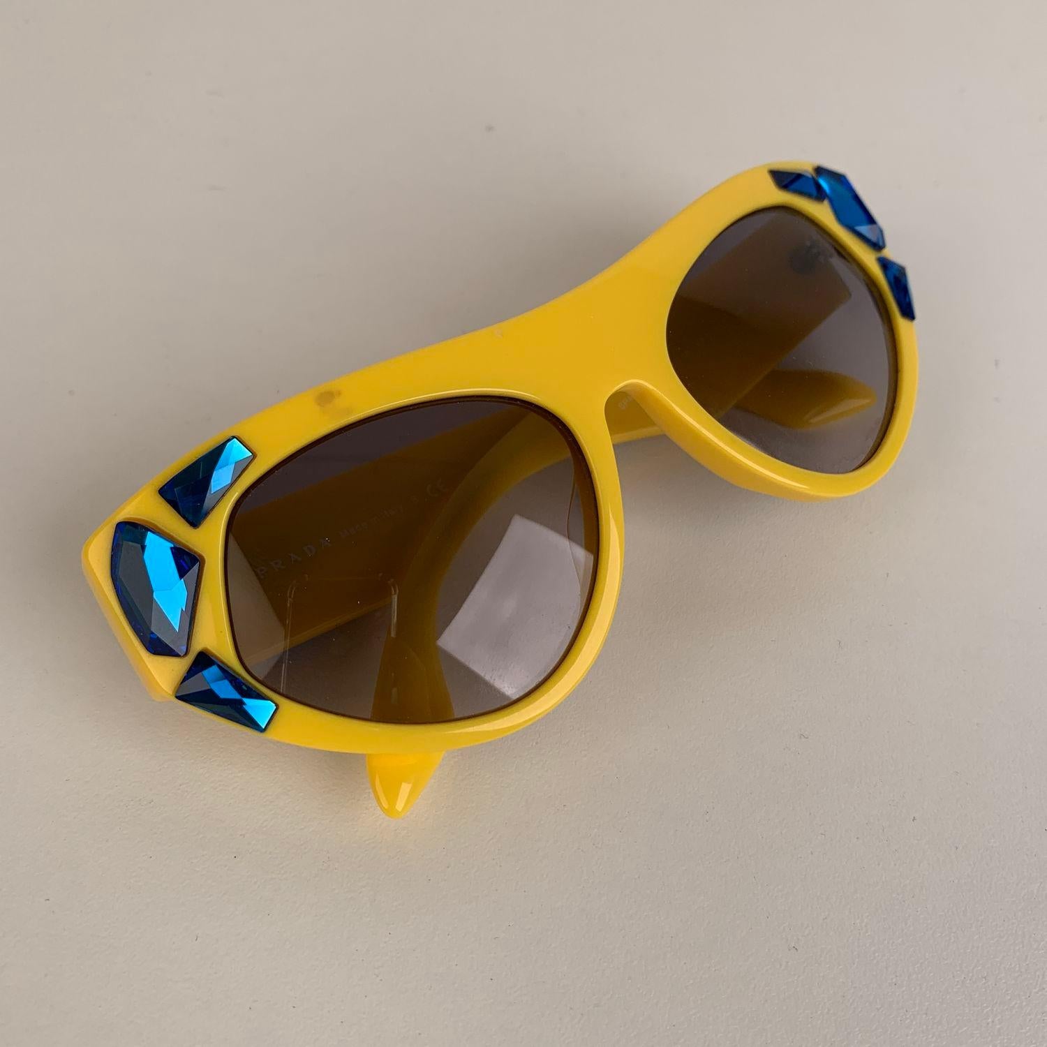 Black Prada Cat-Eye Crystal Voice Yellow Sunglasses SPR 21 Q 56-18 mm