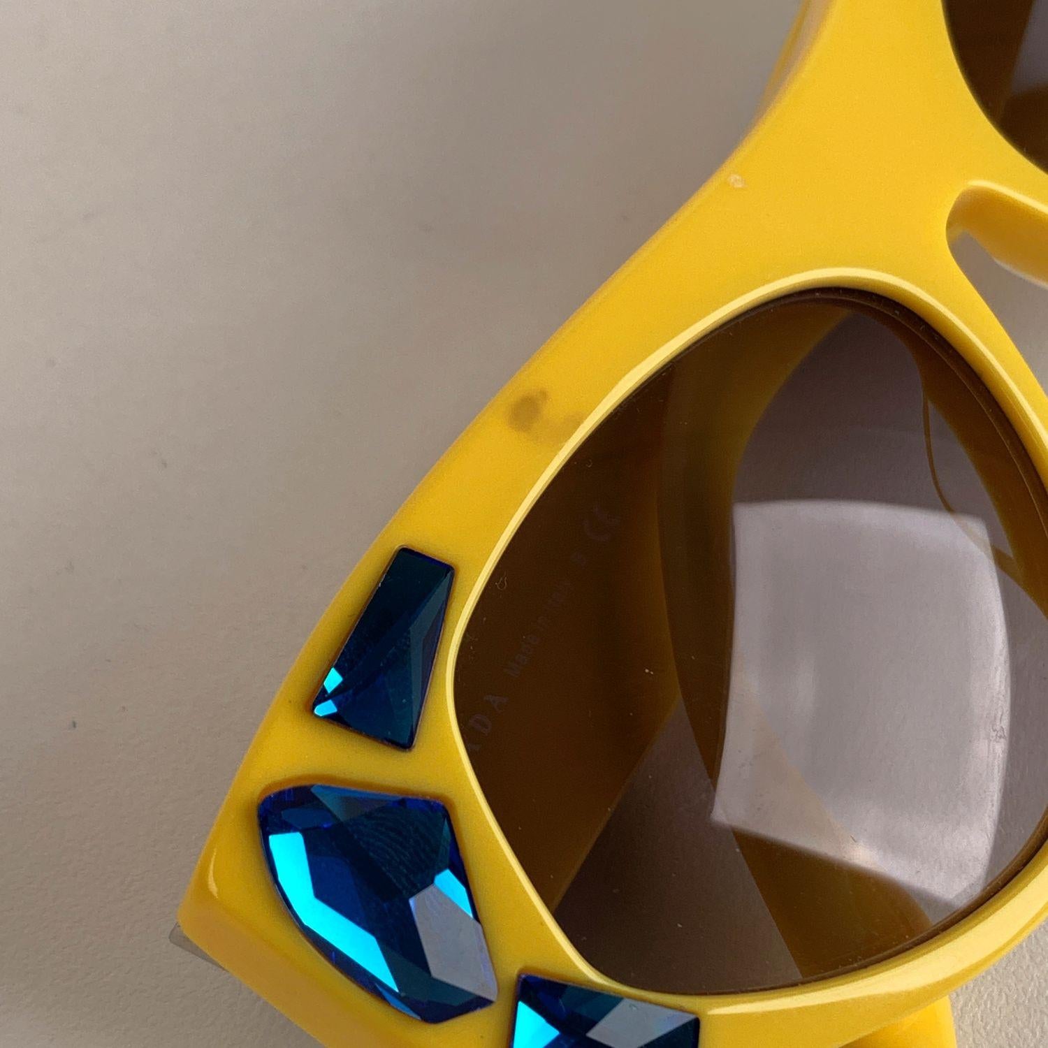Prada Cat-Eye Crystal Voice Yellow Sunglasses SPR 21 Q 56-18 mm In Good Condition In Rome, Rome
