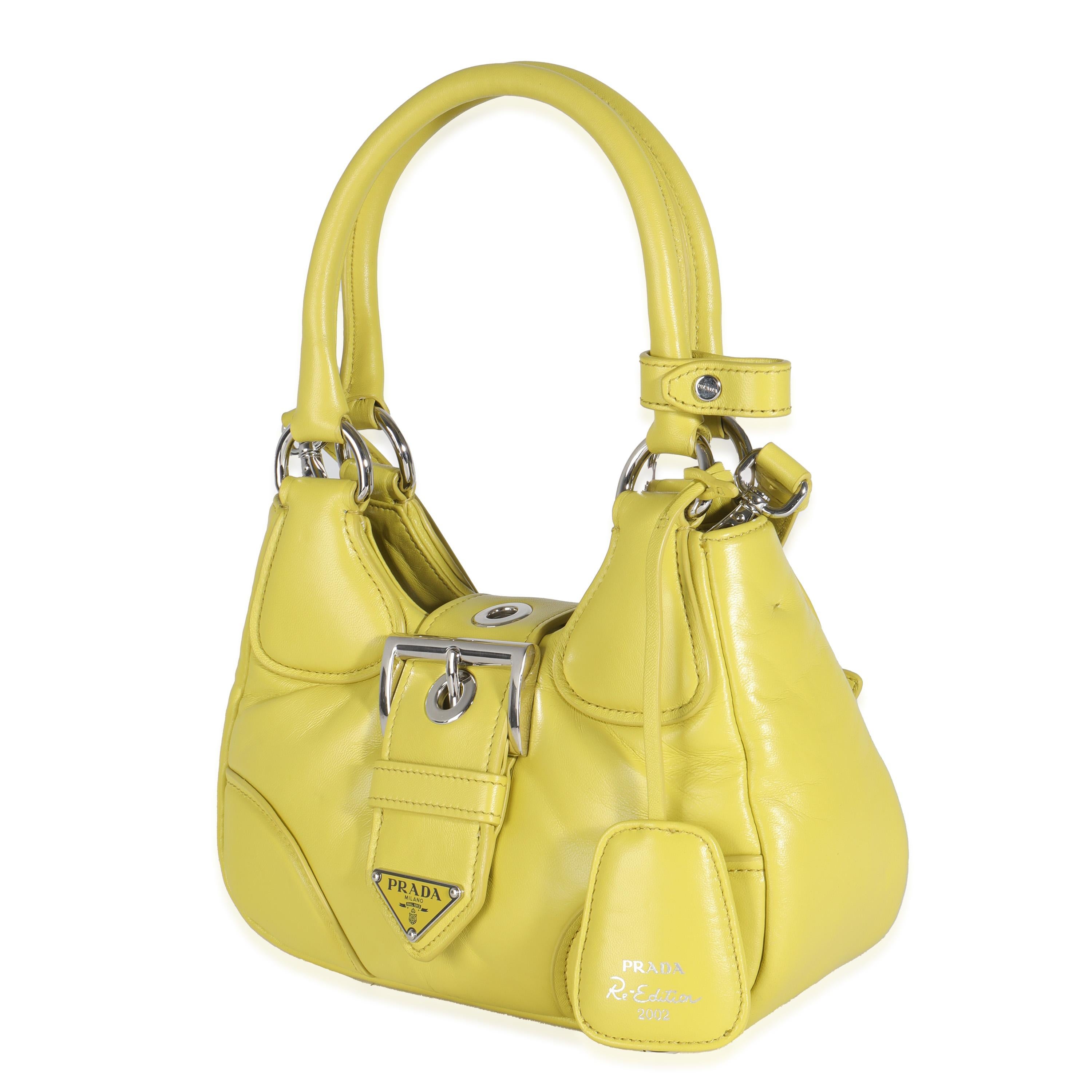 Borsa Prada Cedro Nappa Soft Padded Re-Edition 2002 Moon In condizioni ottime in vendita a New York, NY