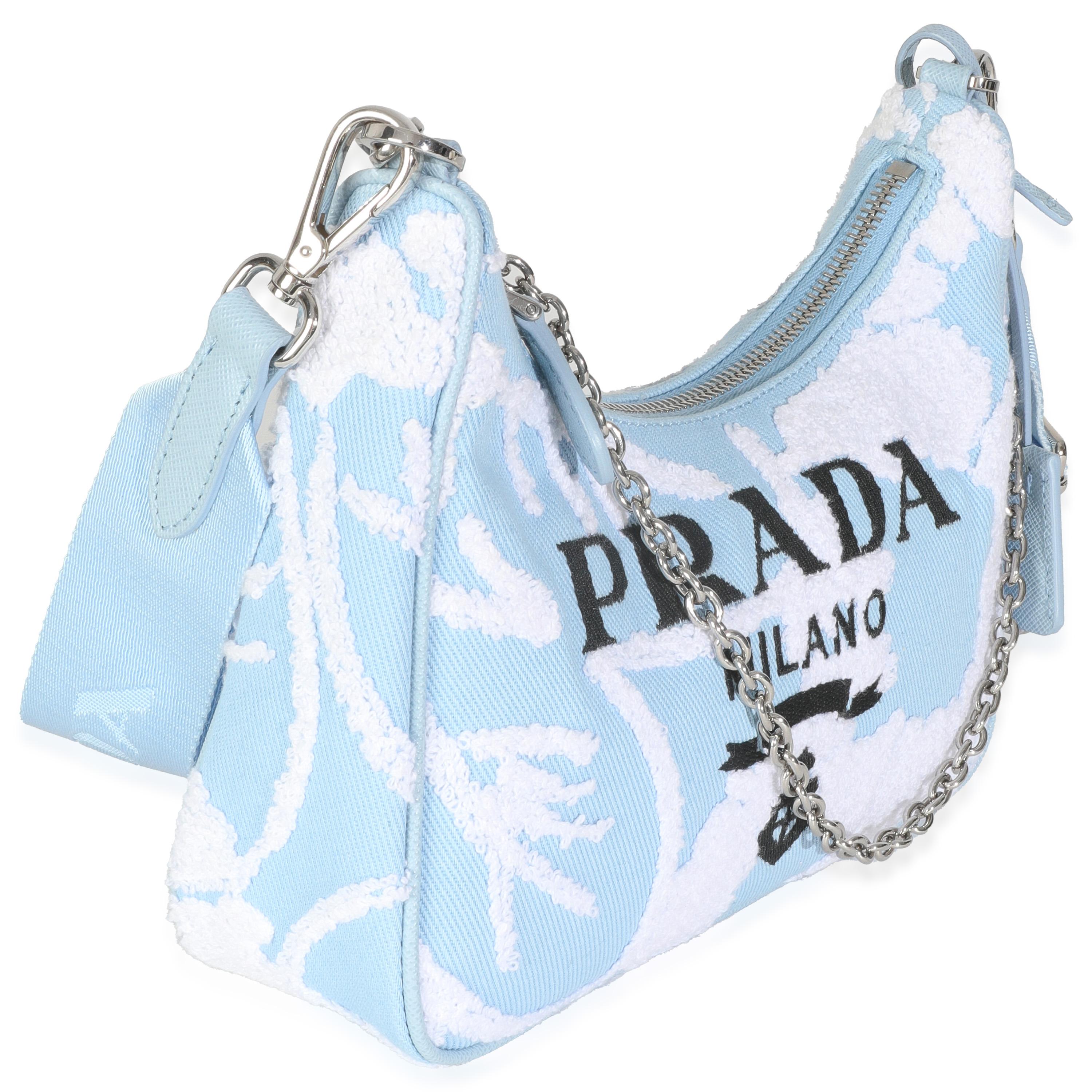 Prada Celeste Weiß Nylon Drill Logo bestickt Re-Edition 2005 Tasche (Blau) im Angebot