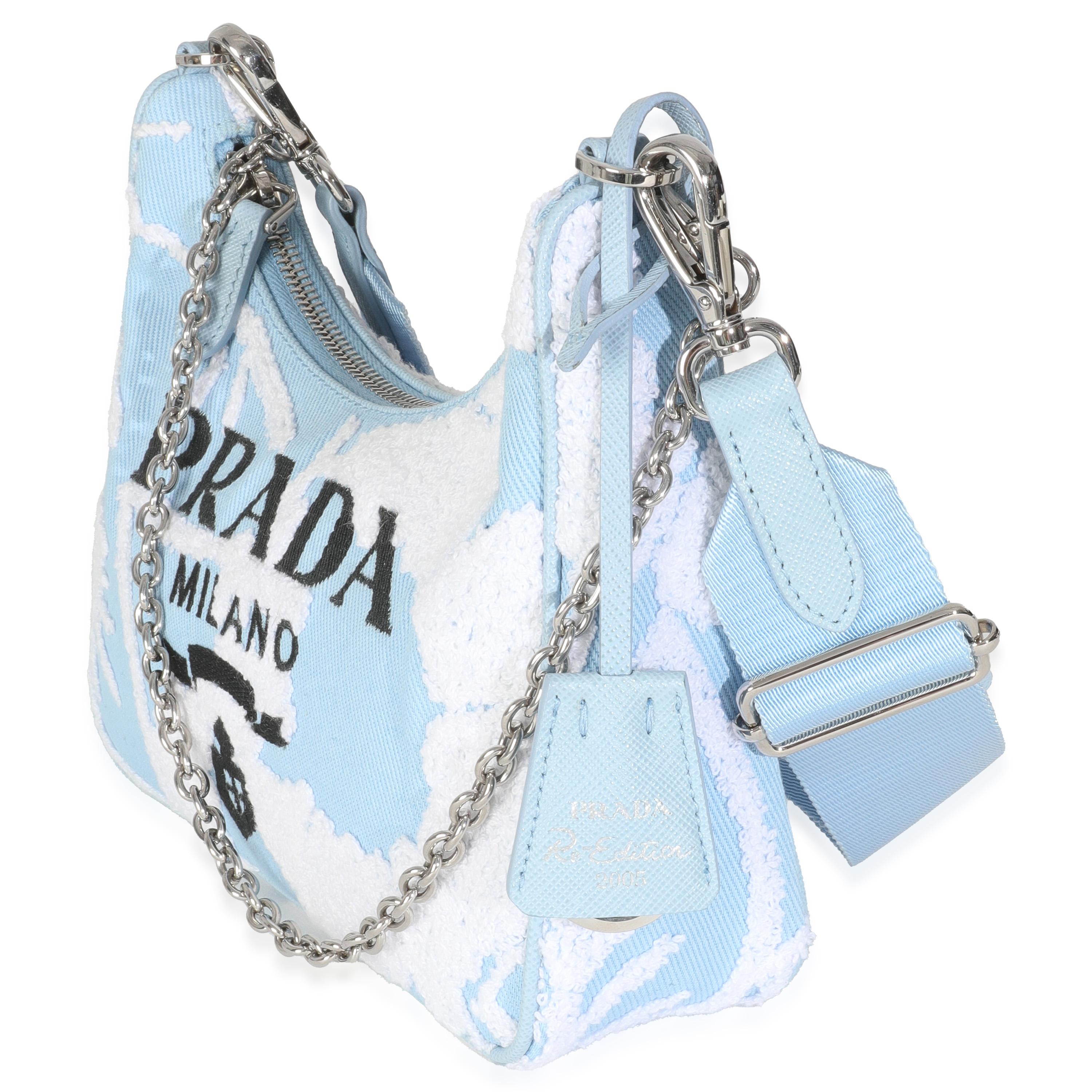 Prada Celeste Weiß Nylon Drill Logo bestickt Re-Edition 2005 Tasche im Zustand „Hervorragend“ im Angebot in New York, NY