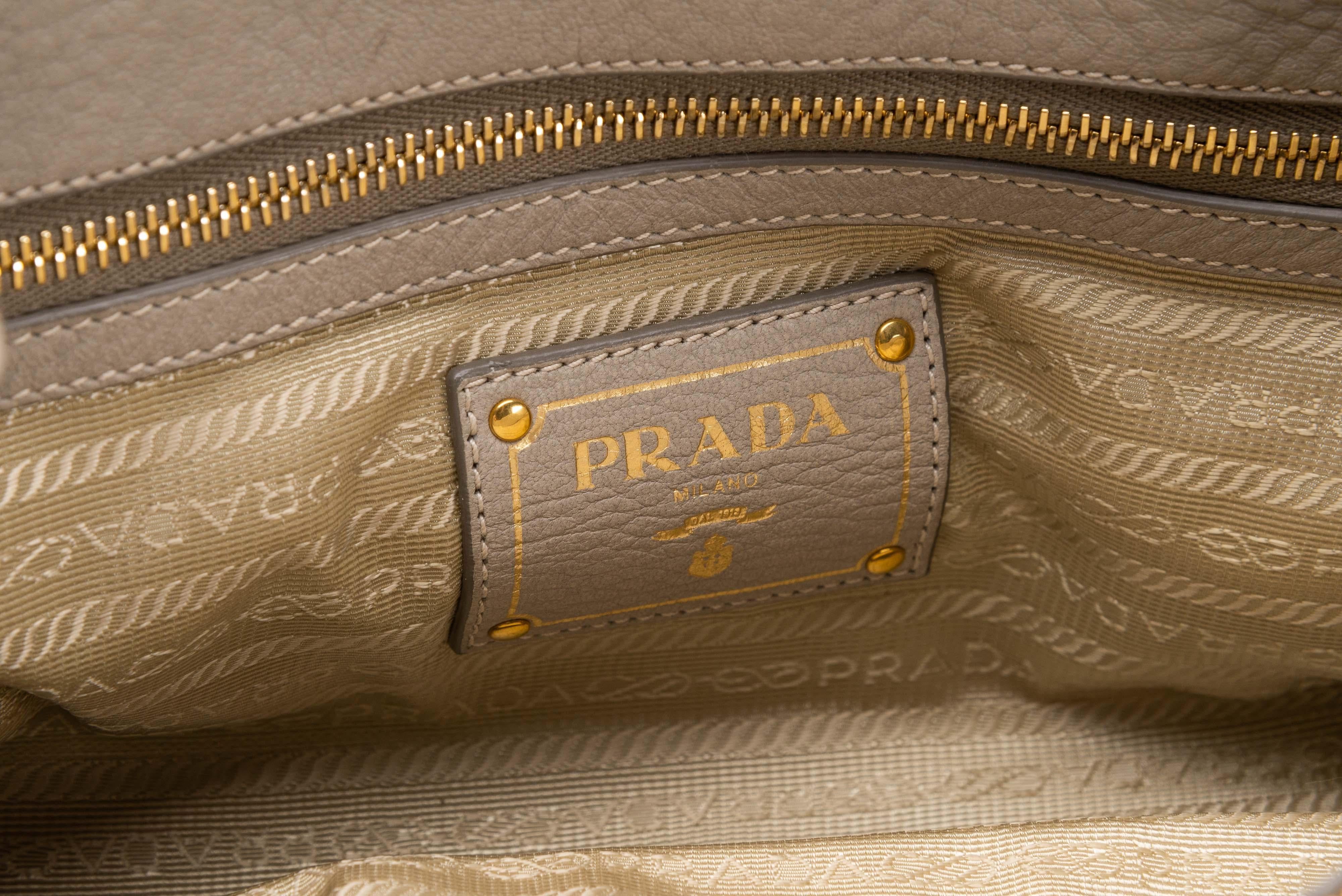 Prada Cervo Handbag Leather Shoulder Bag For Sale 7