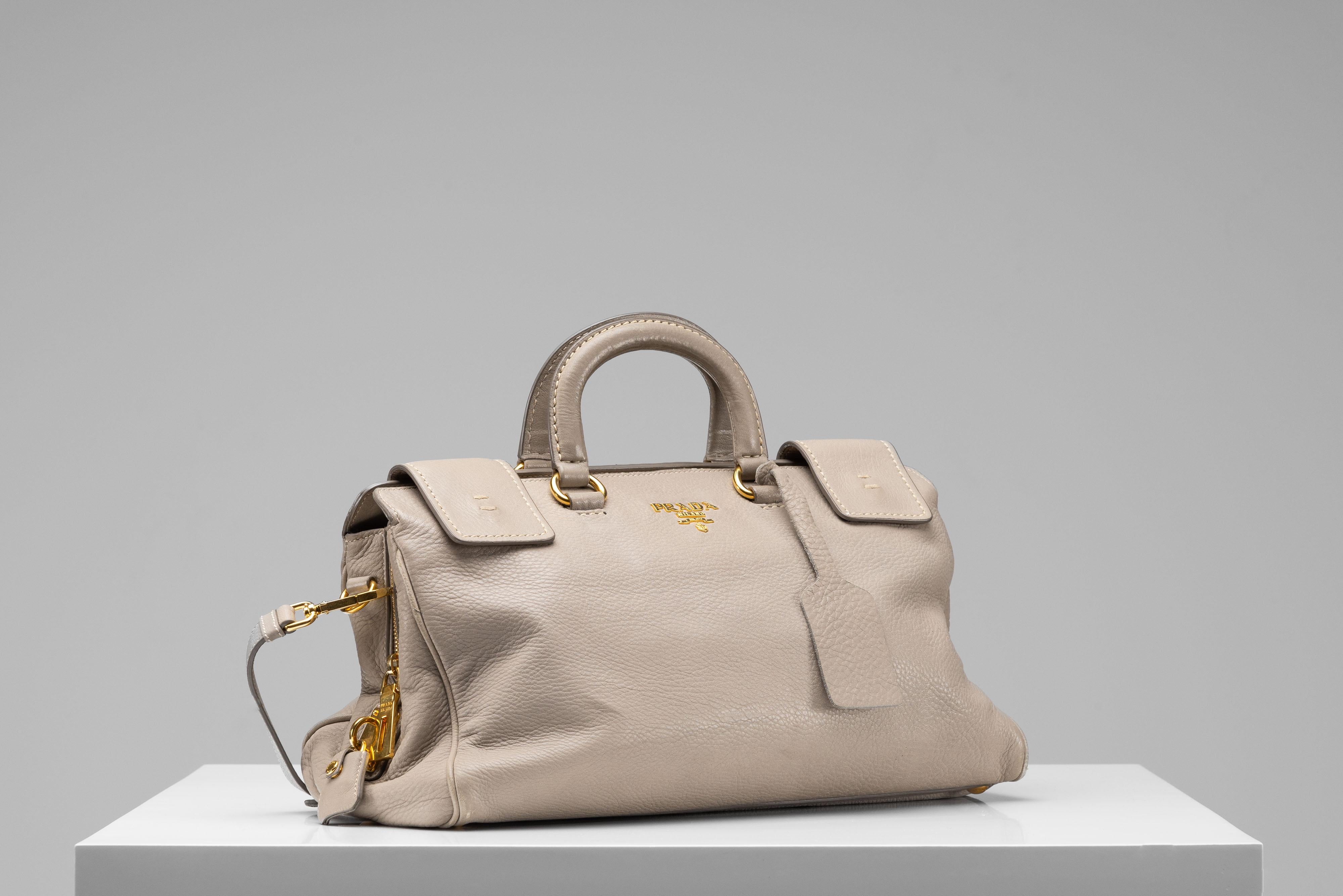 Prada Cervo Handbag Leather Shoulder Bag In Excellent Condition For Sale In Roosendaal, NL