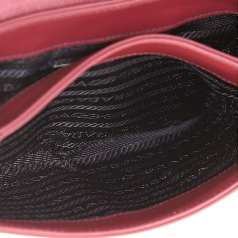 Prada Kette Klappe Crossbody Tasche Saffiano und Soft Calf Small für Damen oder Herren