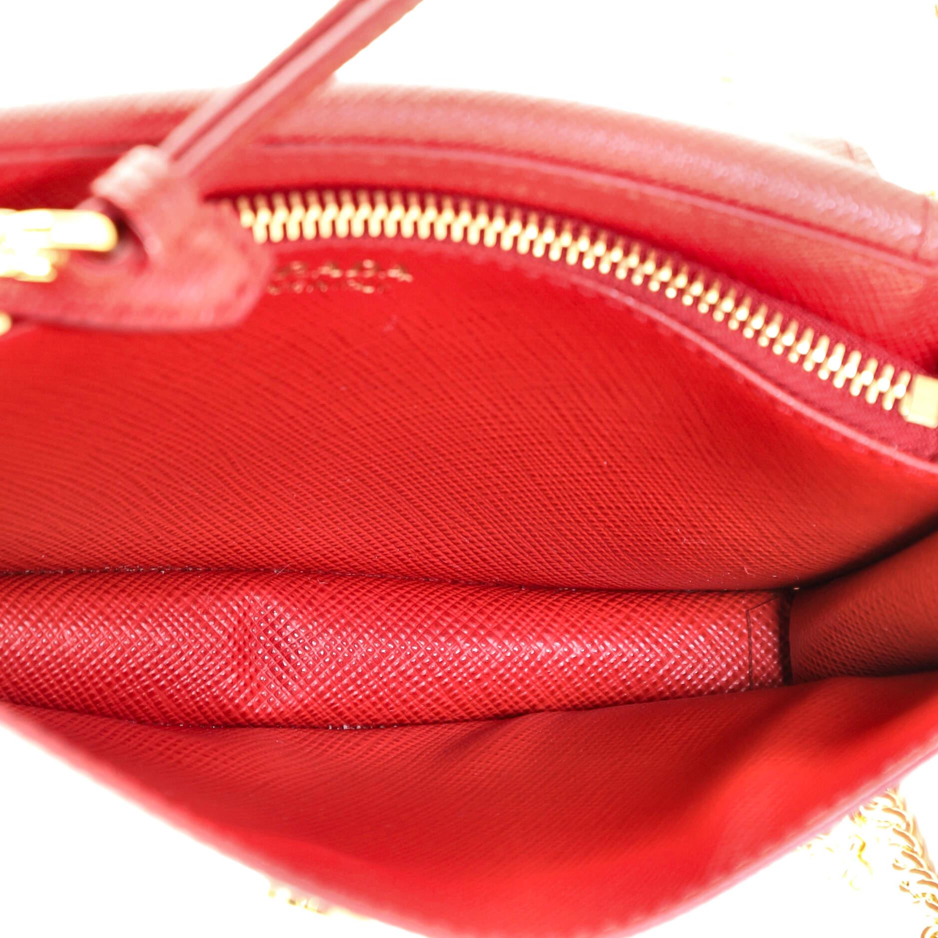 Prada Chain Phone Holder Crossbody Bag Saffiano Leather In Good Condition In NY, NY
