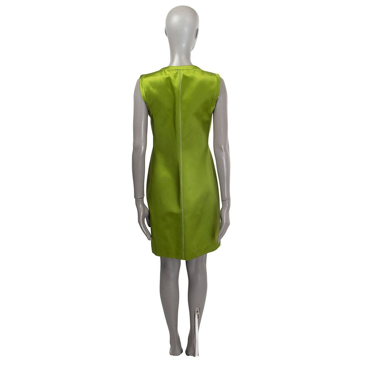 PRADA chartreuse green silk SATIN SLEEVELESS Dress 42 M In Excellent Condition In Zürich, CH