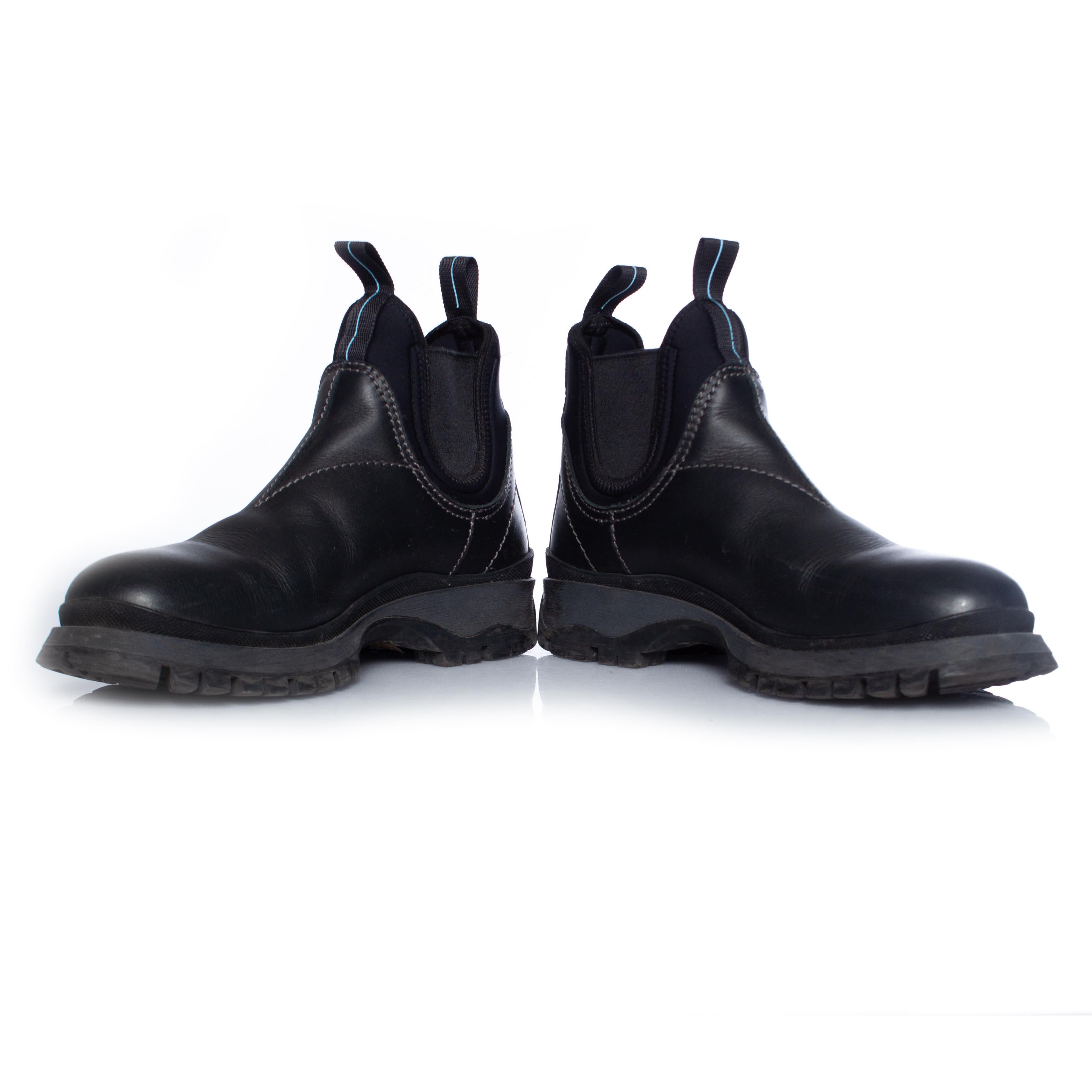 Black Prada, Chelsea boots