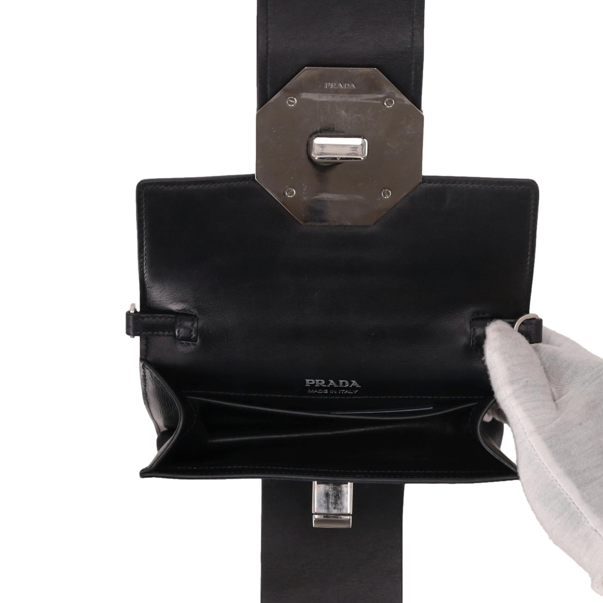 Borsa Prada City con nastro in pelle e cristalli con tracolla in resina e cristalli in vendita 1