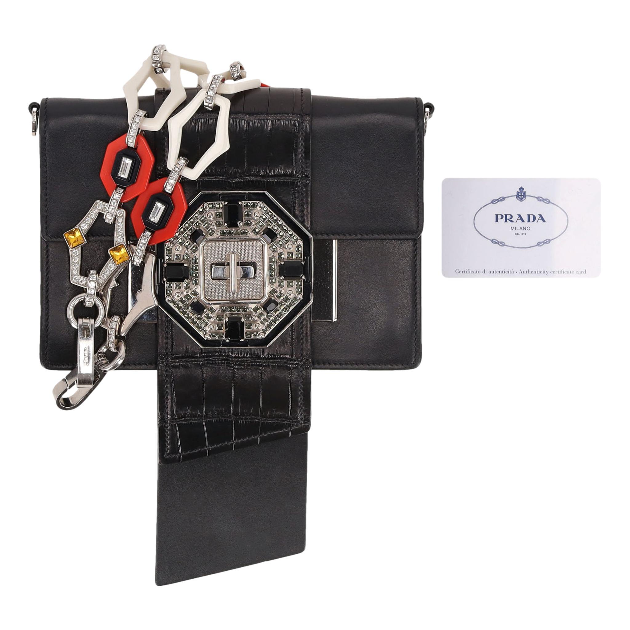 Borsa Prada City con nastro in pelle e cristalli con tracolla in resina e cristalli in vendita 2