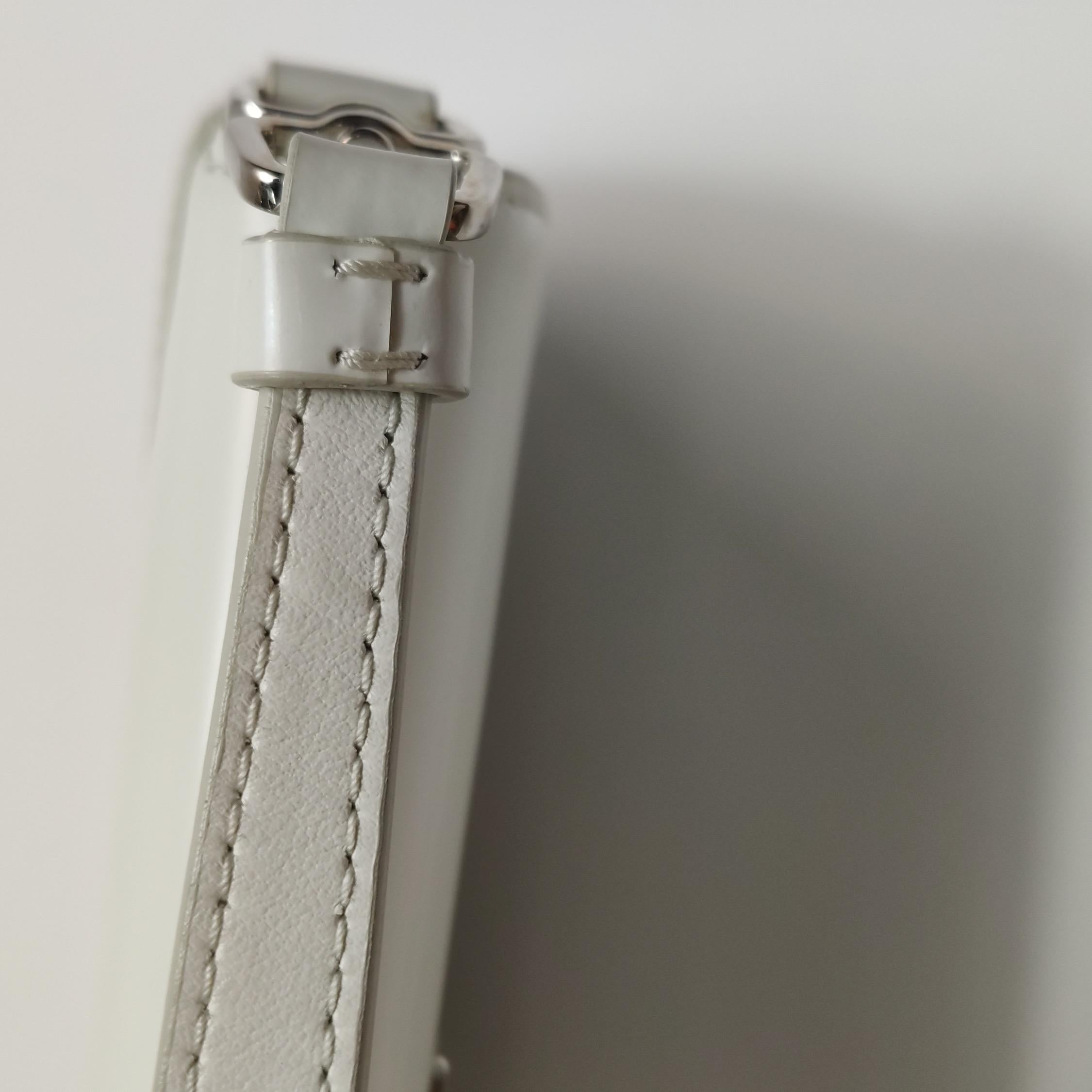 Borsa a tracolla Cleo Flap di Prada in pelle bianca in vendita 5